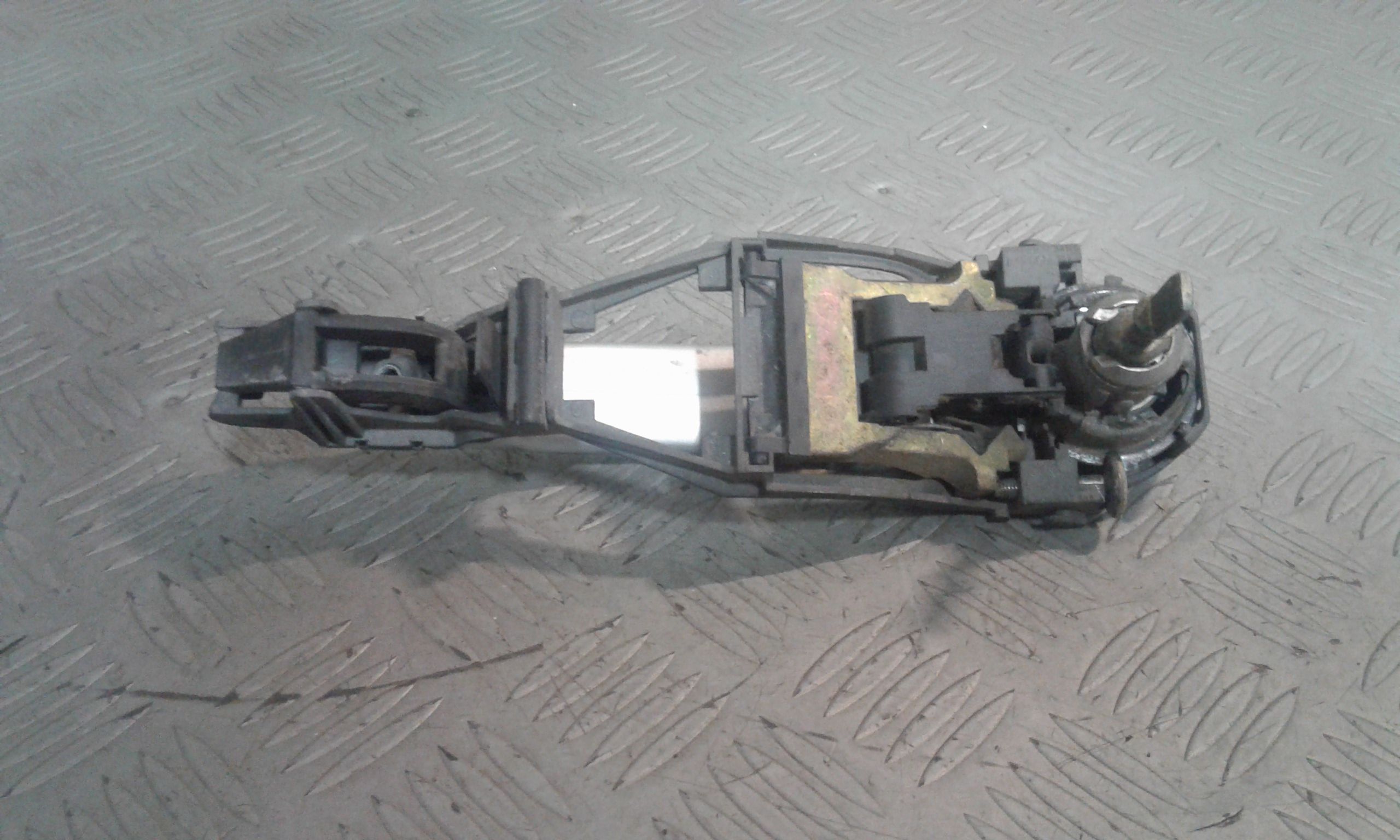 Maniglia esterna Anteriore Sinistra VOLKSWAGEN Polo 4 Serie