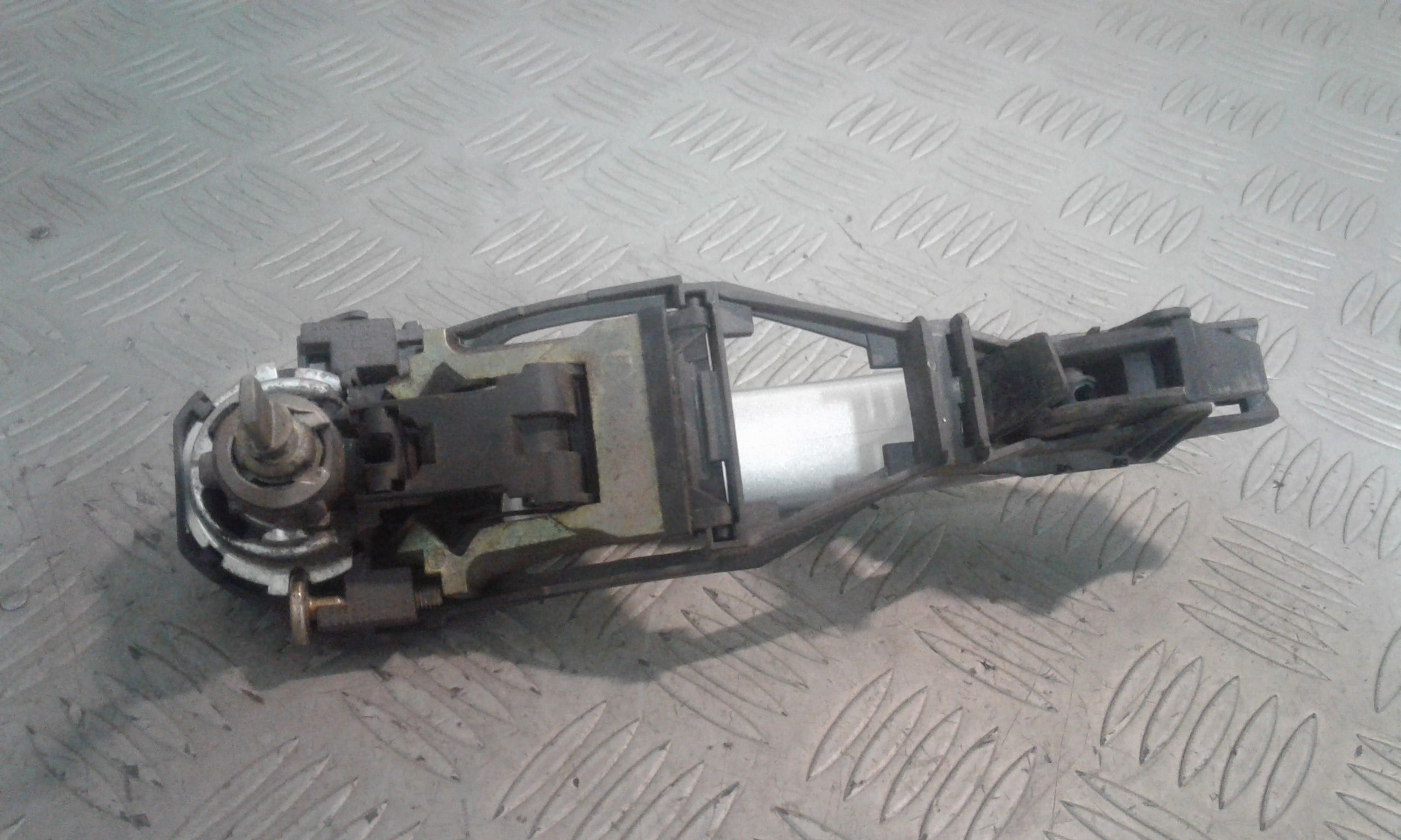 Maniglia esterna Anteriore Destra VOLKSWAGEN Polo 4 Serie