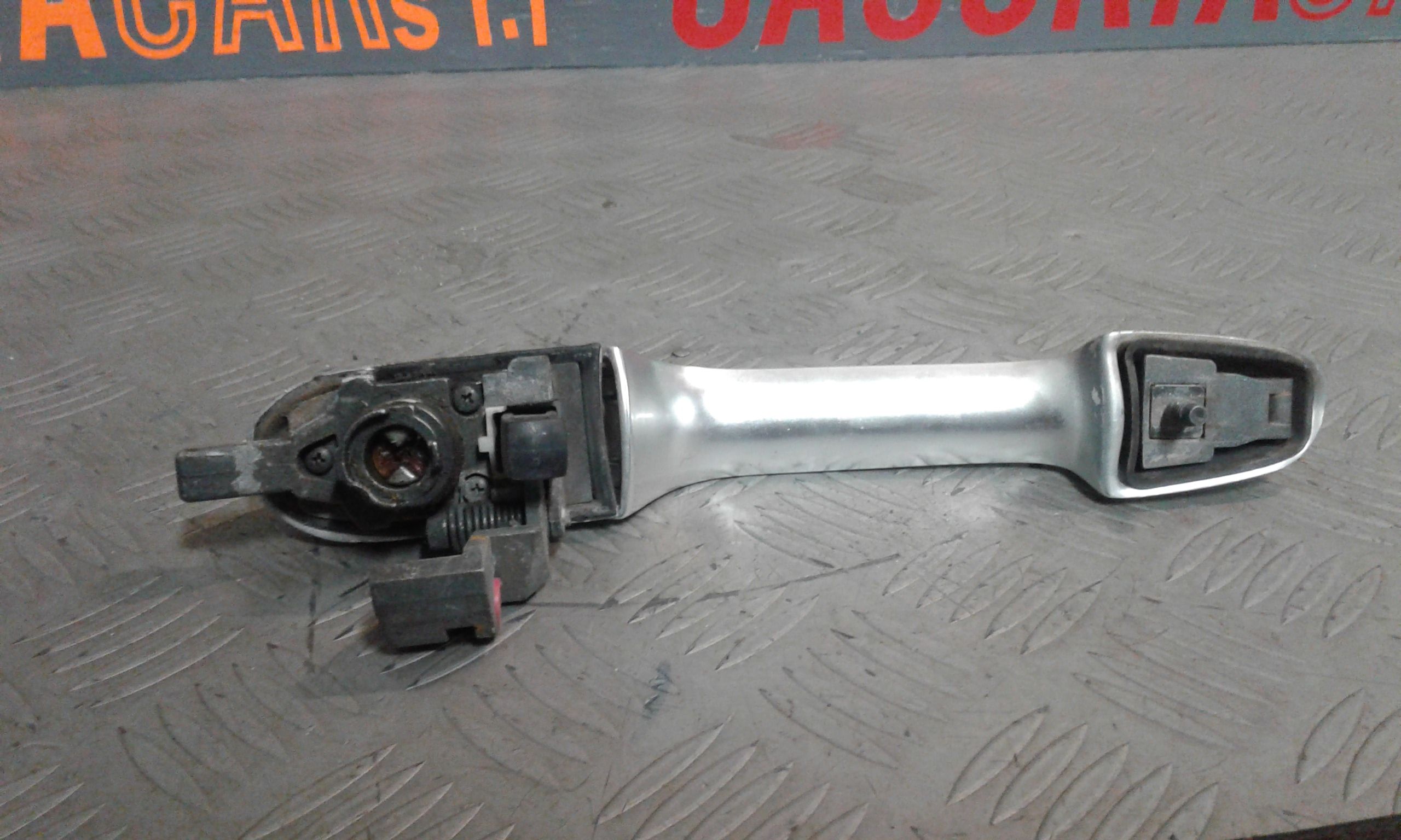 Maniglia esterna Anteriore Destra ALFA ROMEO 147 1  Serie