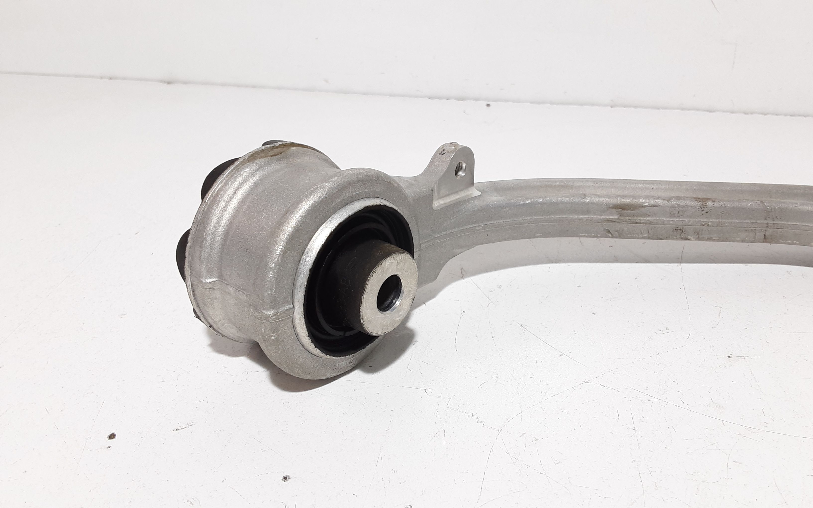 Braccio Oscillante anteriore Sinistro JAGUAR F-Pace Serie (16>)