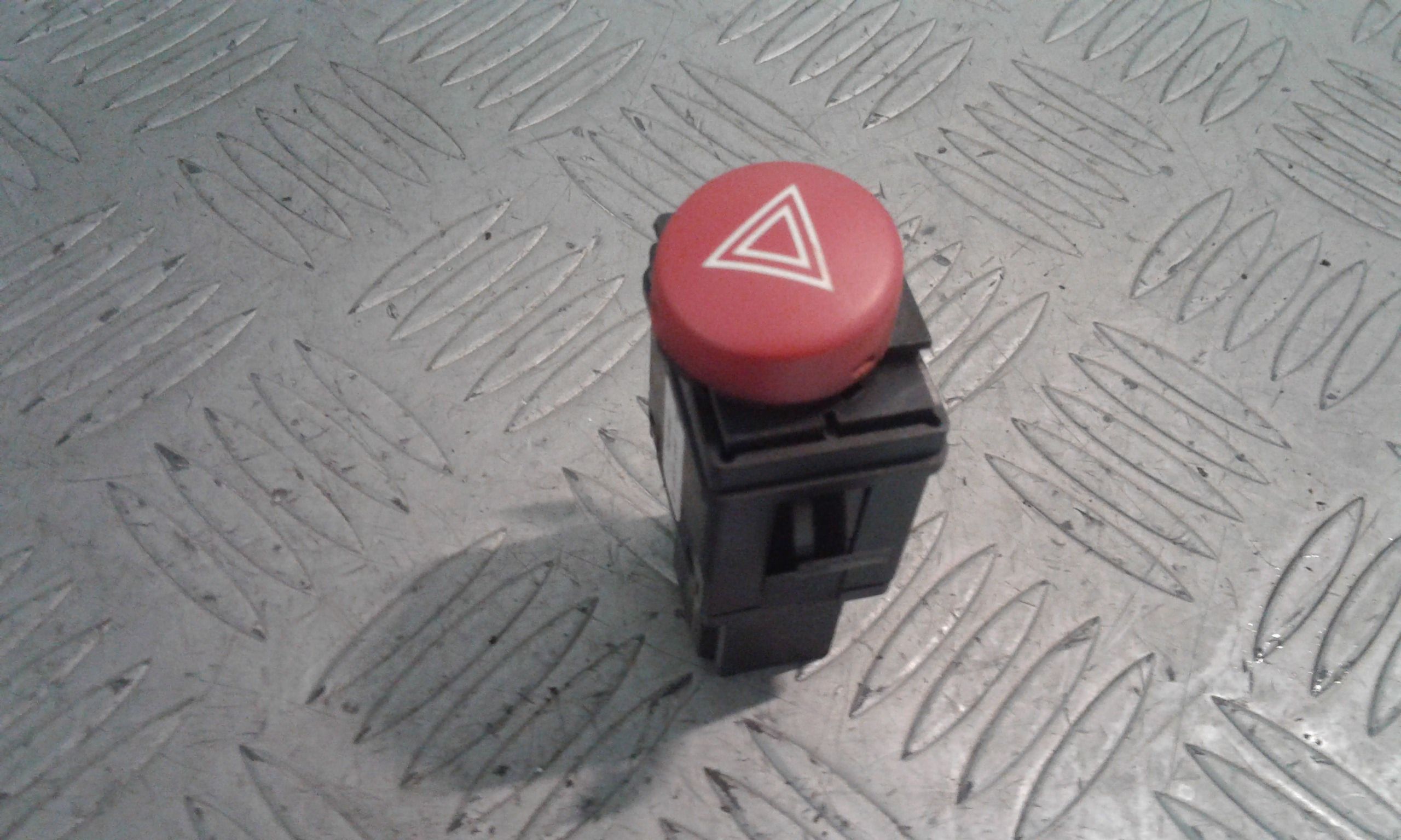 Pulsante luci di emergenza SEAT Ibiza 5 Serie