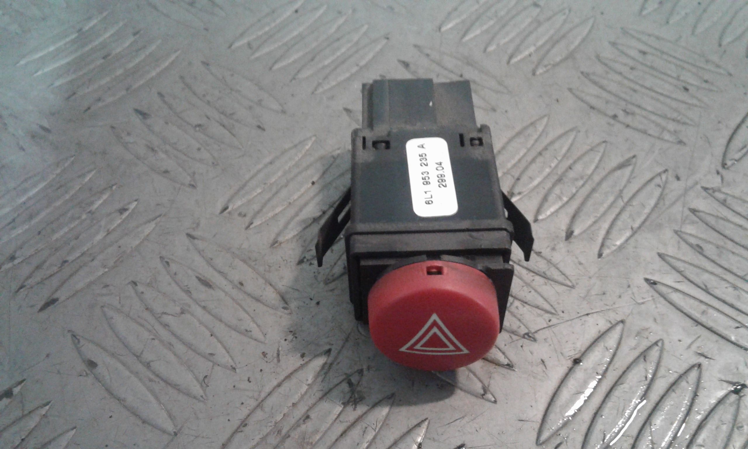 Pulsante luci di emergenza SEAT Ibiza 5 Serie