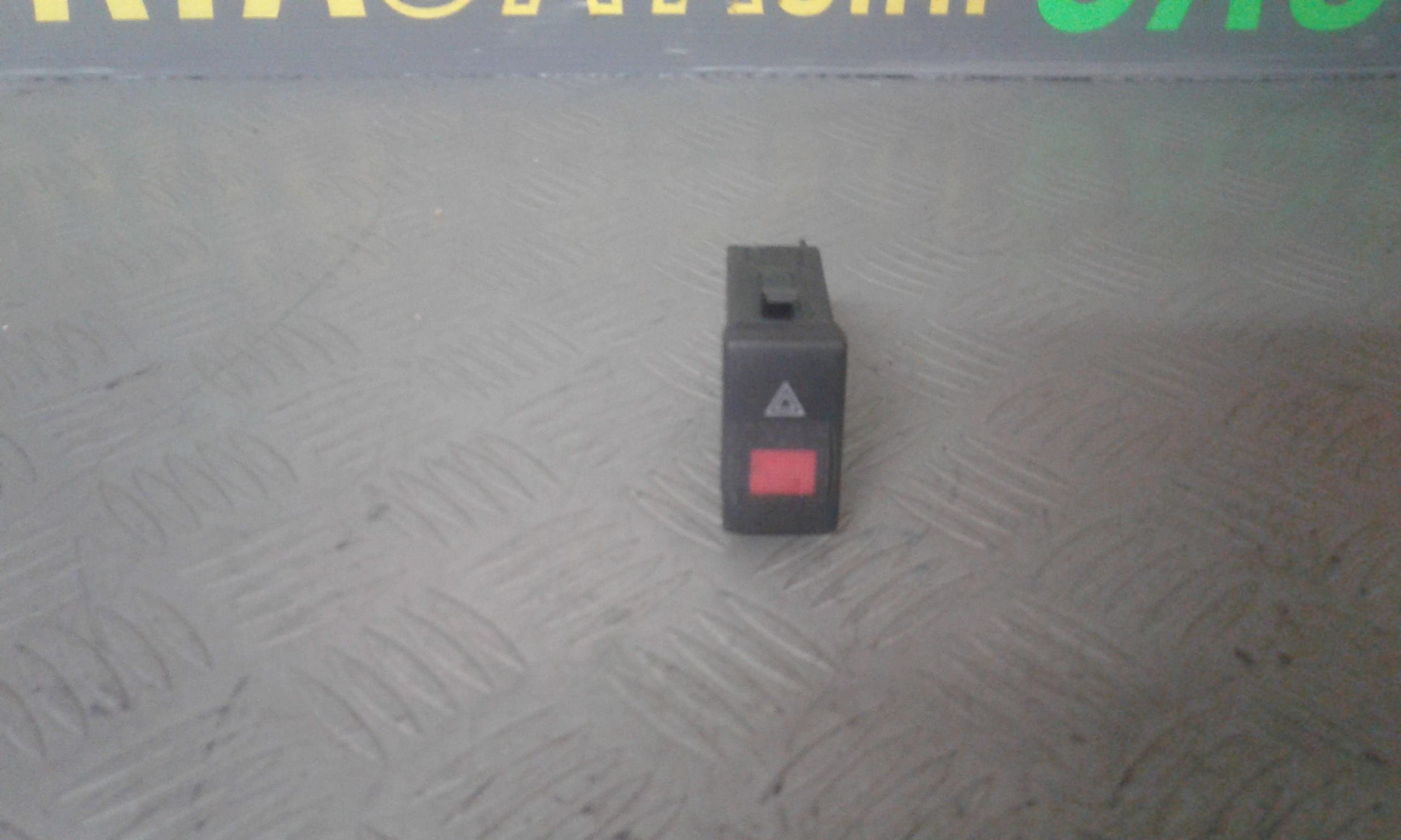 Pulsante luci di emergenza AUDI A4 Berlina 1 Serie