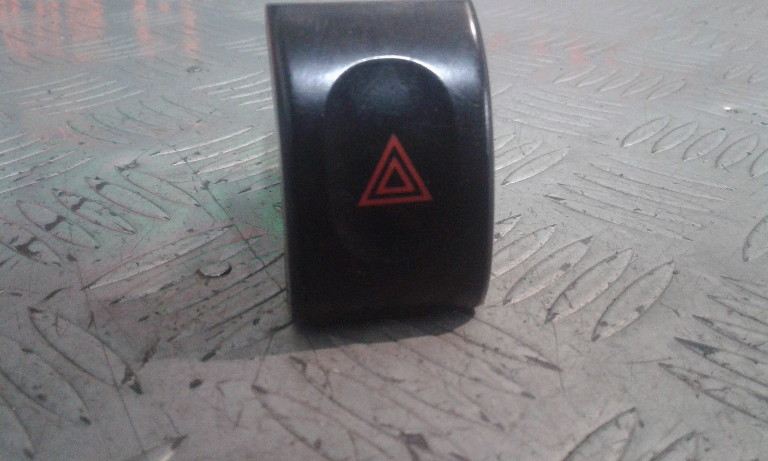 Pulsante luci di emergenza DAEWOO Tacuma Serie