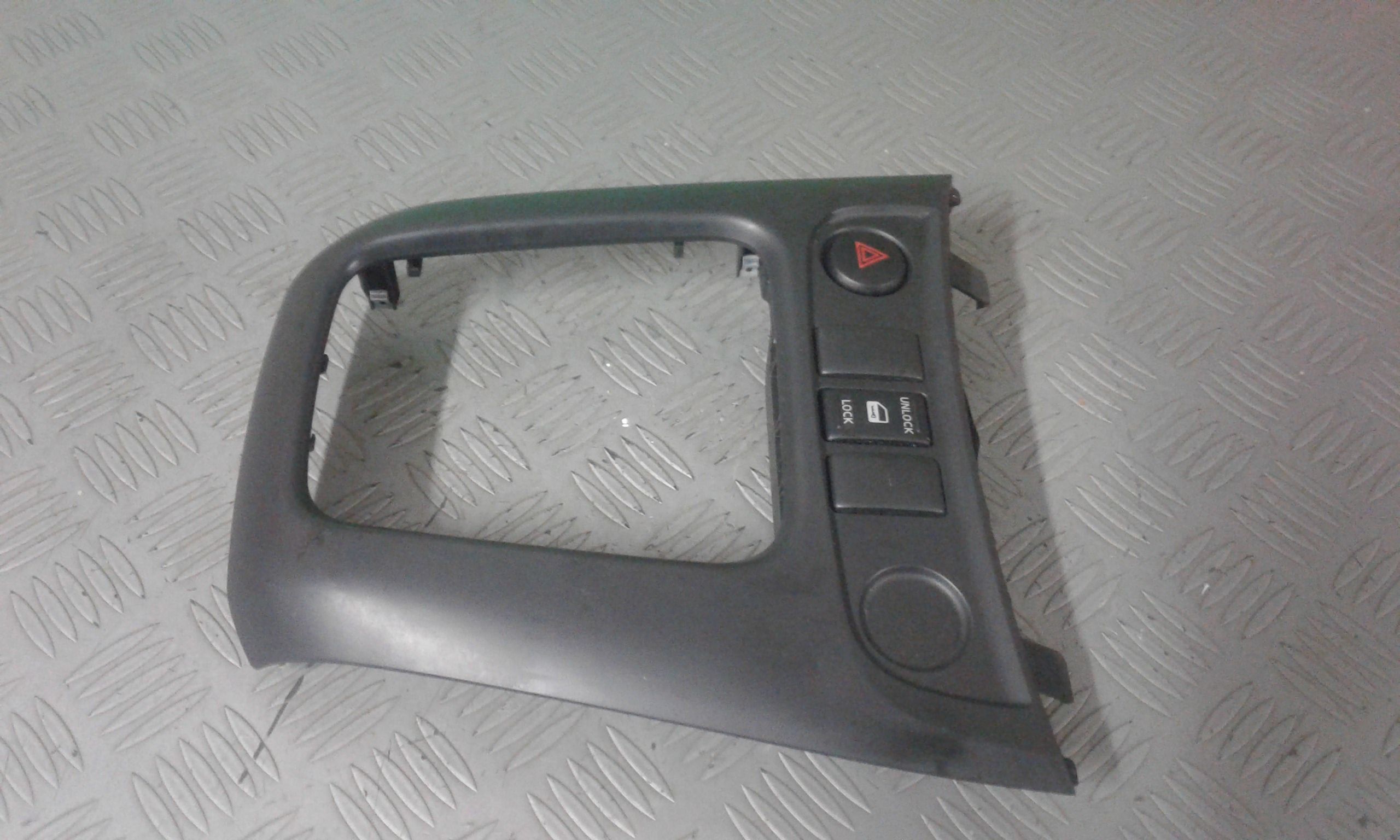 Pulsante luci di emergenza NISSAN NV200 1 Serie