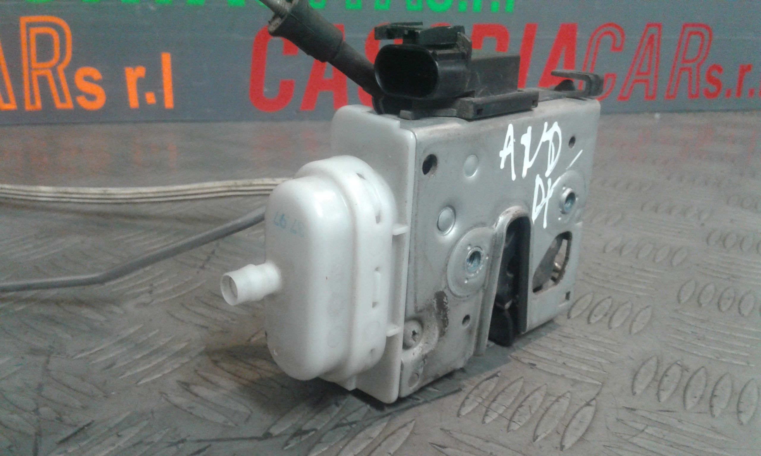 Serratura Anteriore Destra AUDI A4 Berlina 1 Serie