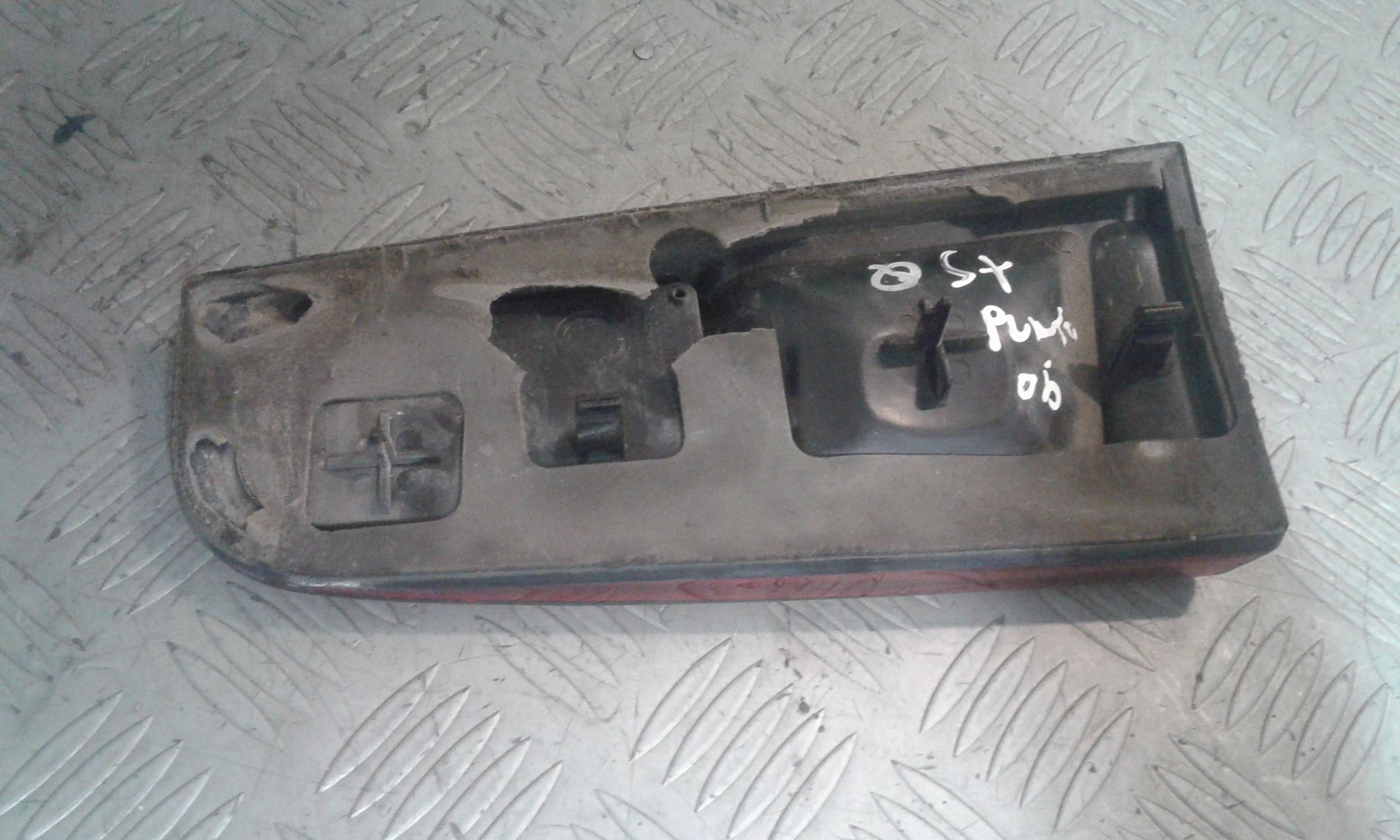 Catarifrangente riflettore portellone SX guida FIAT Punto Berlina 3P 3 Serie