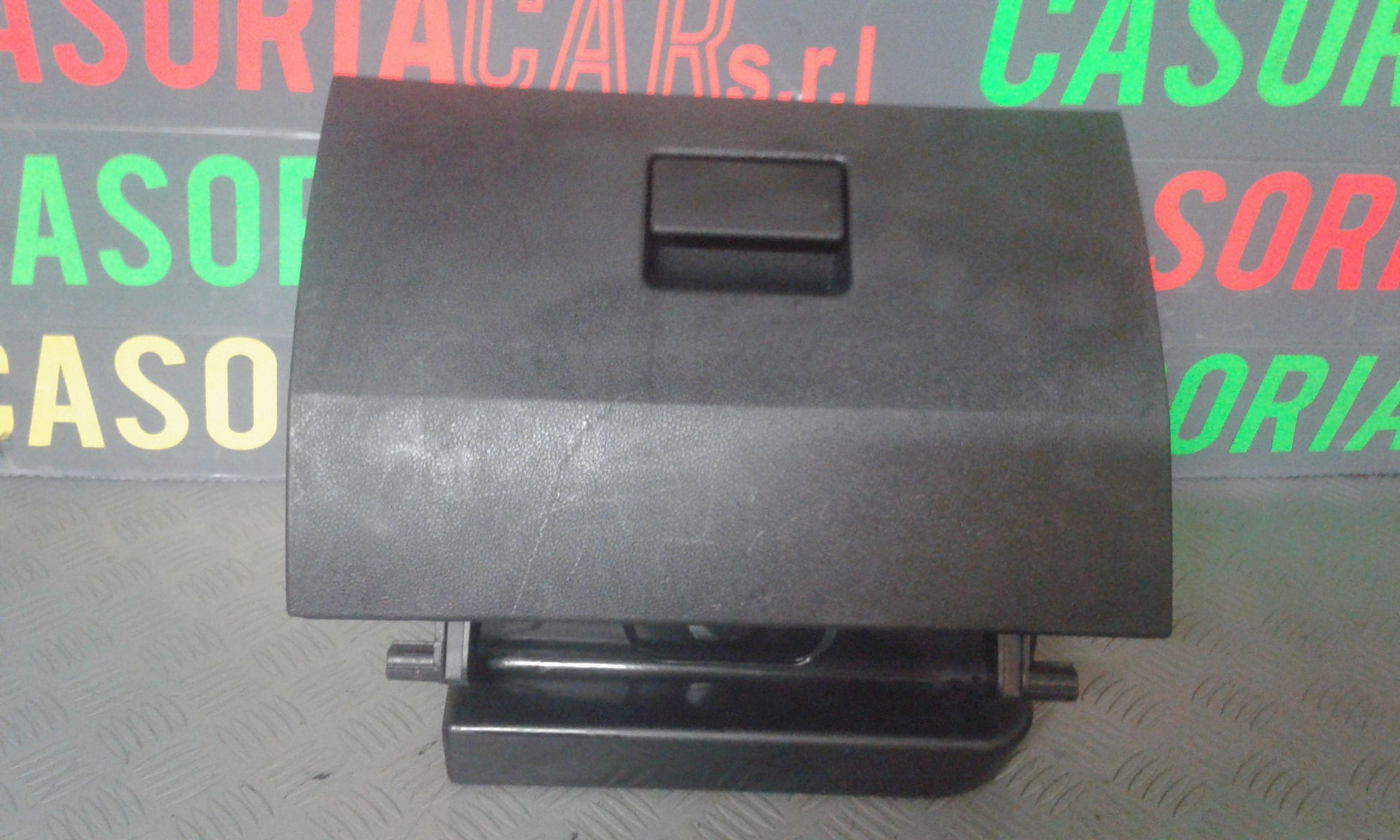 Cassetto porta oggetti FORD Fiesta 5 Serie