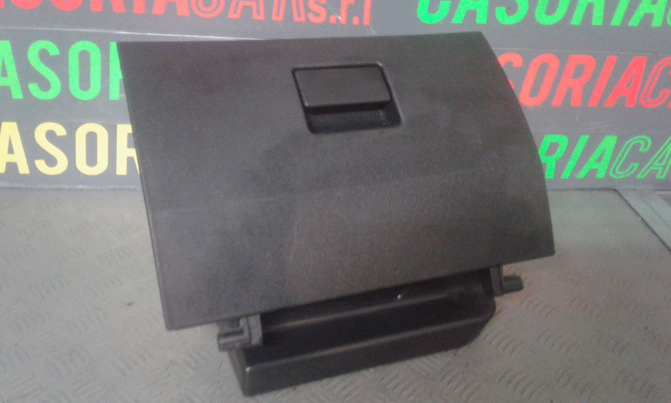 Cassetto porta oggetti FORD Fiesta 5 Serie