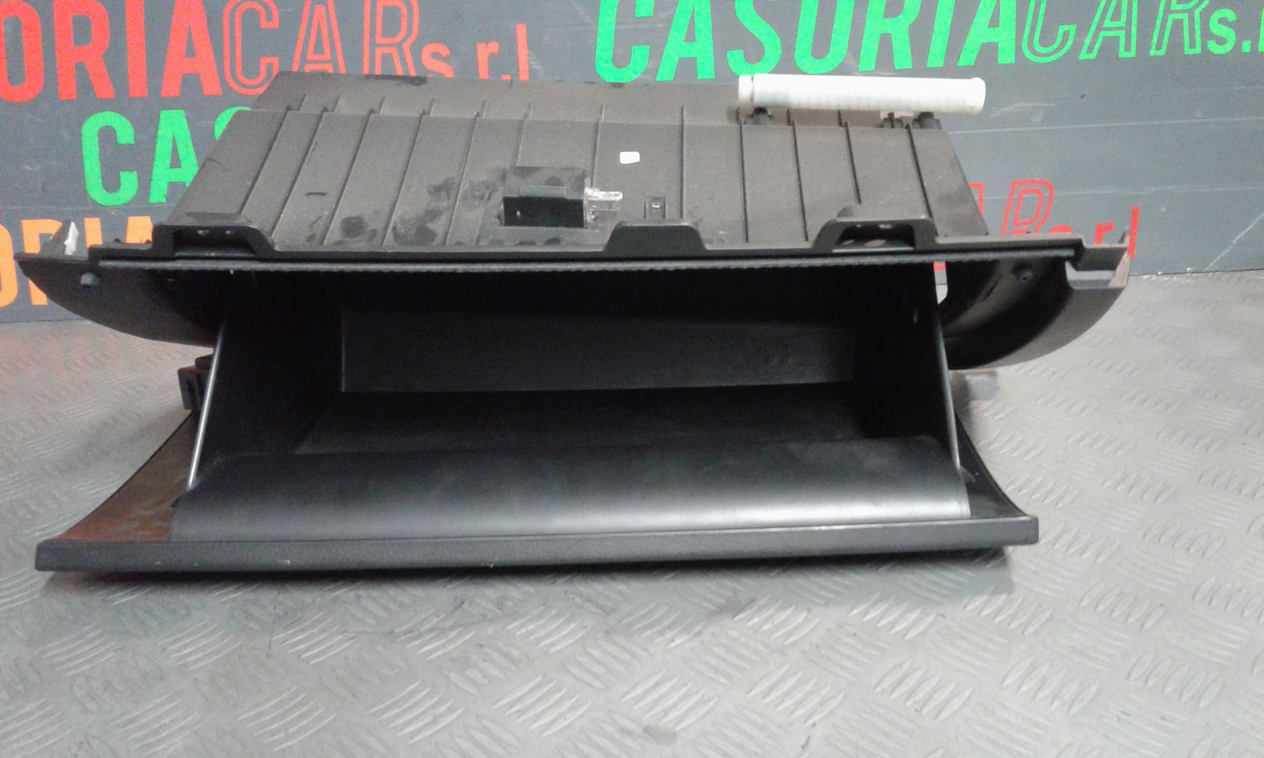 Cassetto porta oggetti KIA Sorento 3 Serie