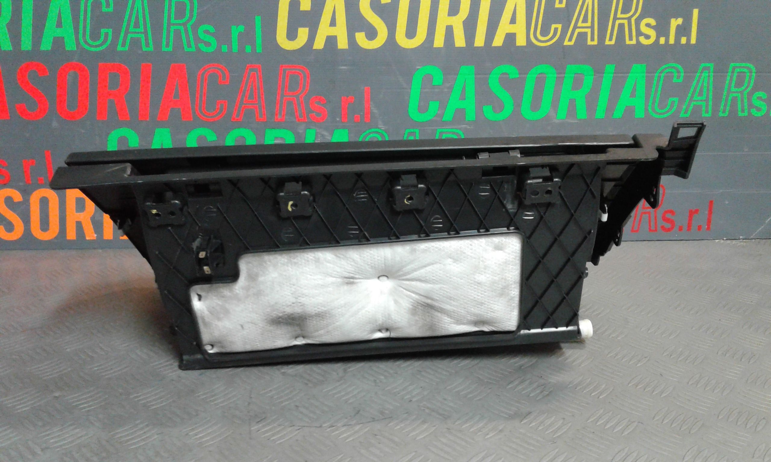 Cassetto porta oggetti KIA Sorento 3 Serie