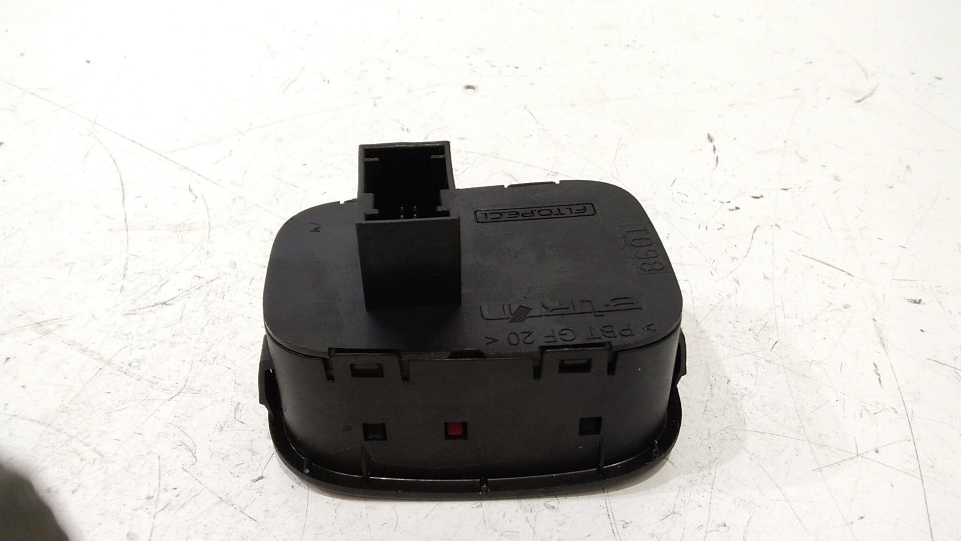 Pulsante luci di emergenza PEUGEOT Bipper 1 Serie