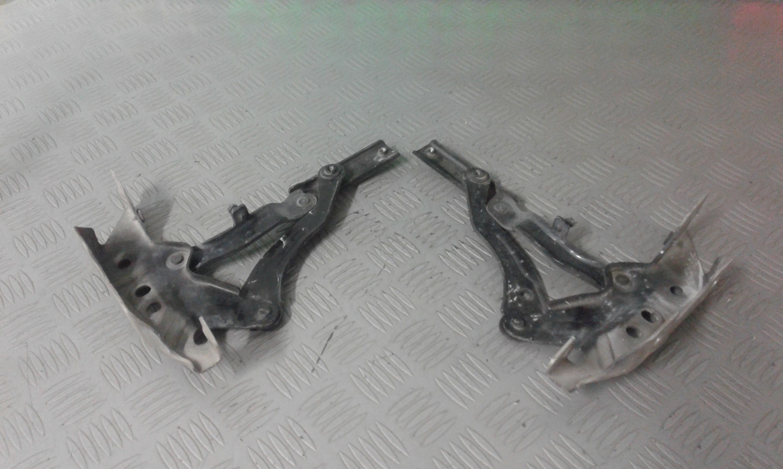 Cerniere cofano anteriore MERCEDES Classe A W169 3 Serie