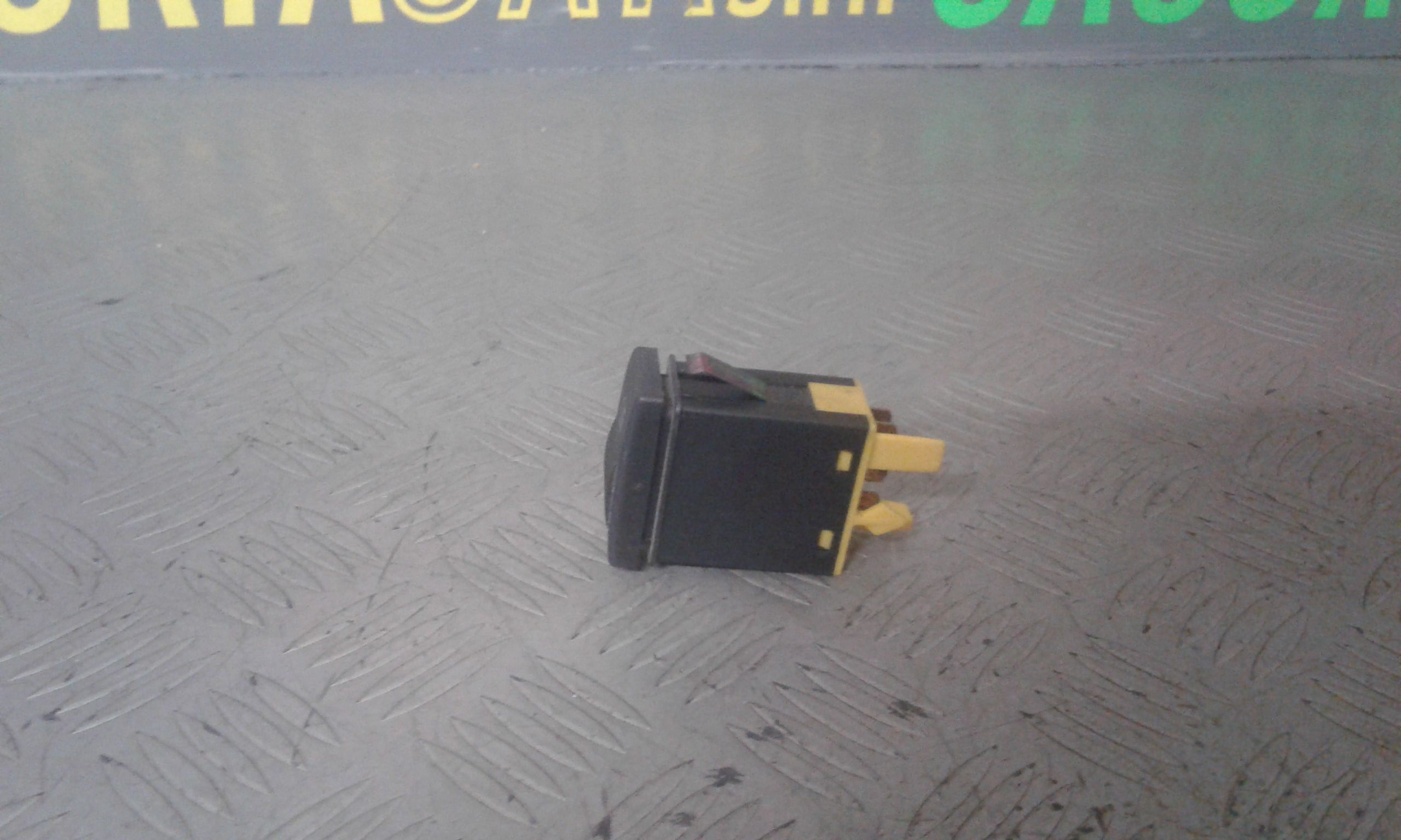 Pulsante AUDI A4 Berlina 1 Serie