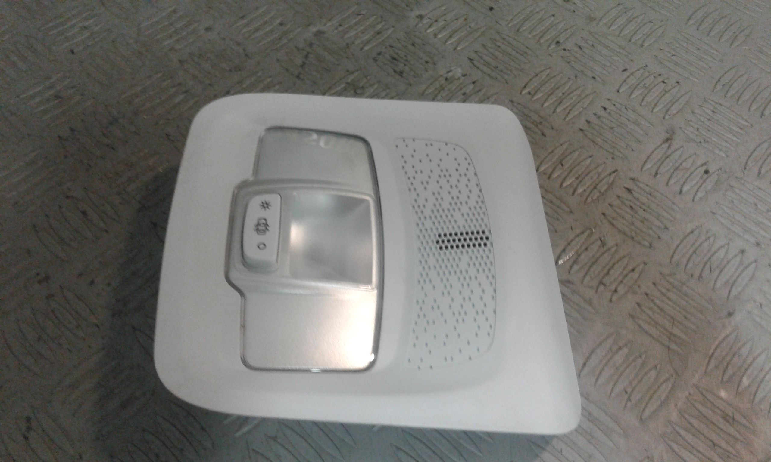 Luce di cortesia anteriore PEUGEOT 2008 1 Serie