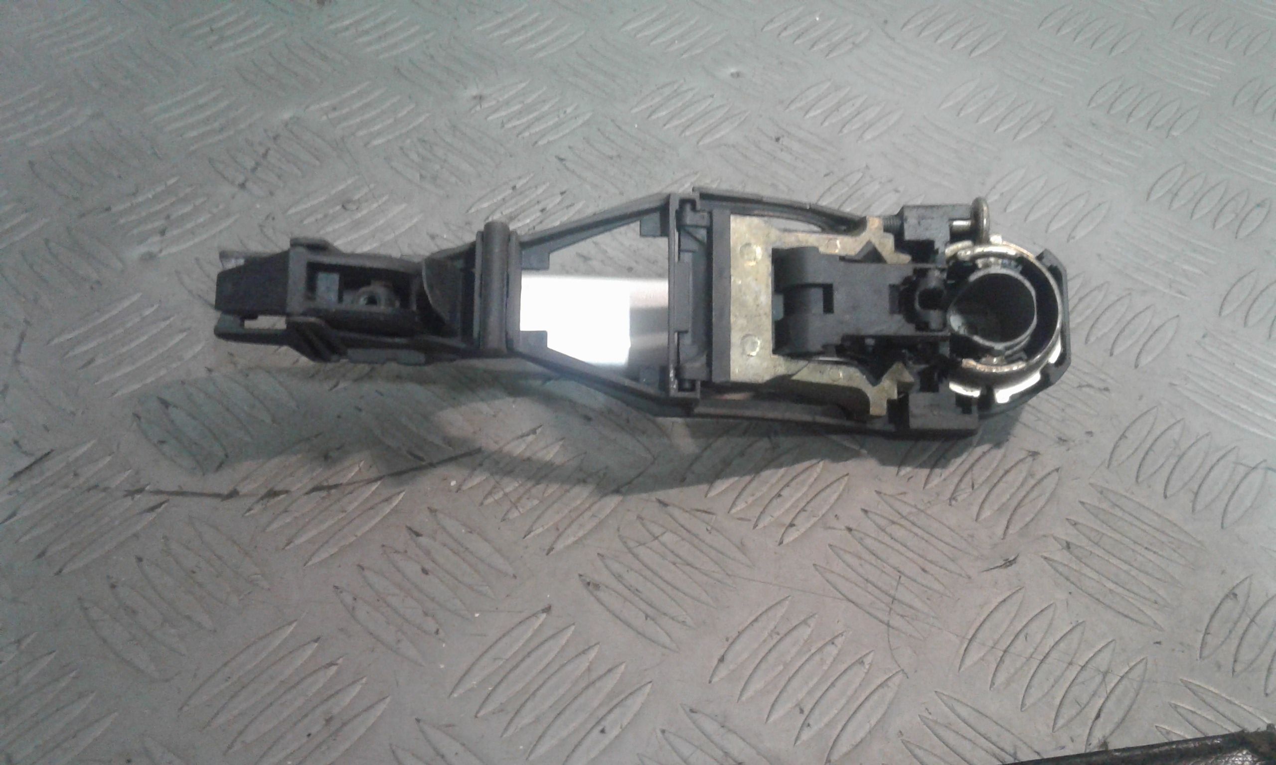 Maniglia esterna Posteriore Sinistra VOLKSWAGEN Passat Berlina 3 Serie