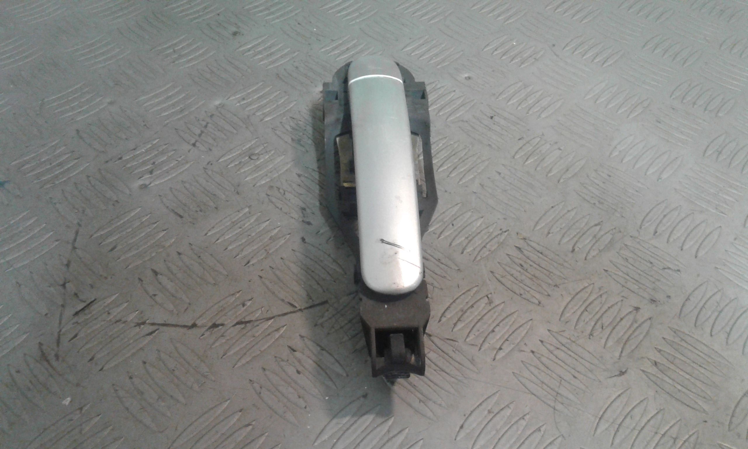 Maniglia esterna Posteriore Sinistra VOLKSWAGEN Passat Berlina 3 Serie