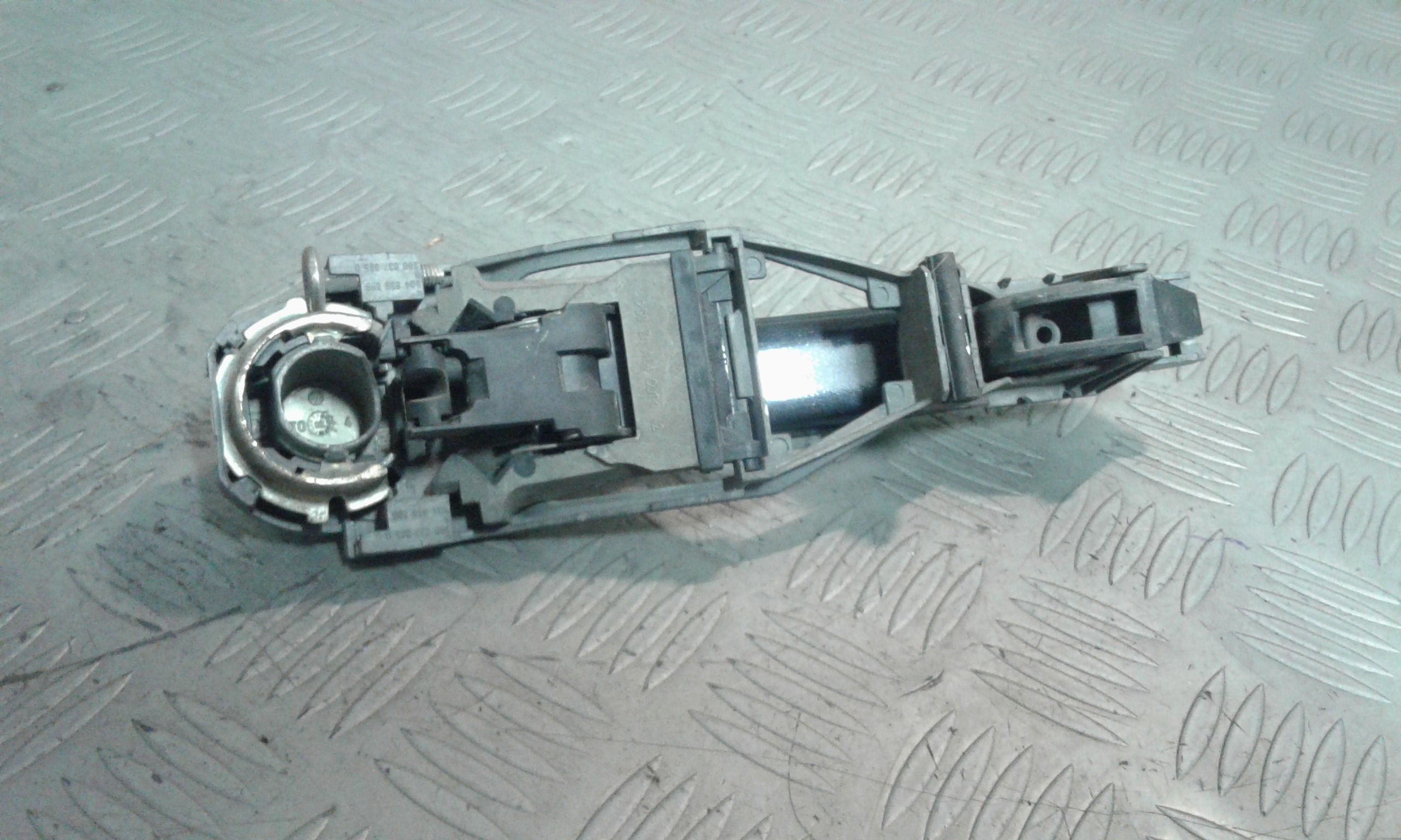 Maniglia esterna Posteriore Sinistra VOLKSWAGEN Polo 4 Serie