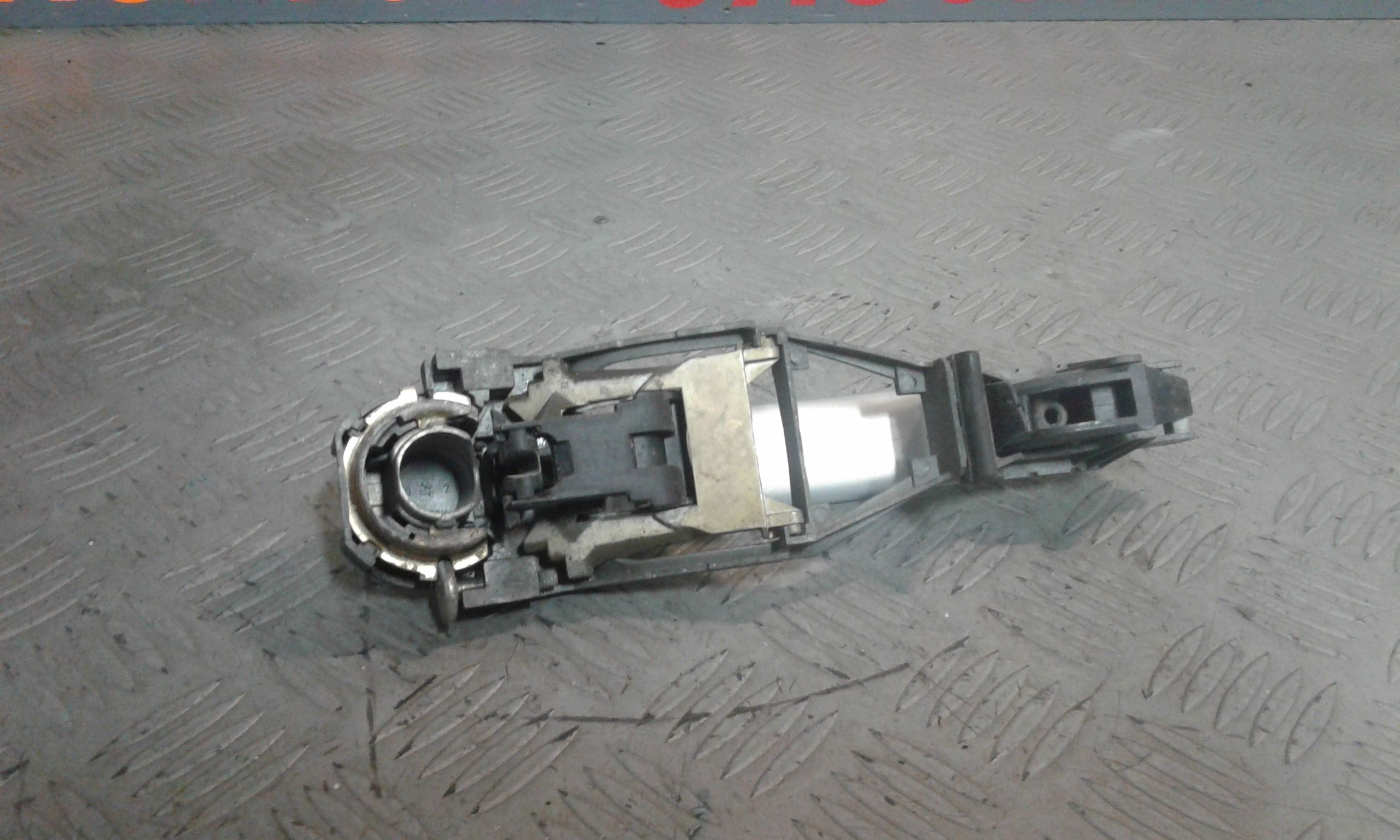 Maniglia esterna Posteriore Sinistra VOLKSWAGEN Passat Variant 2 Serie