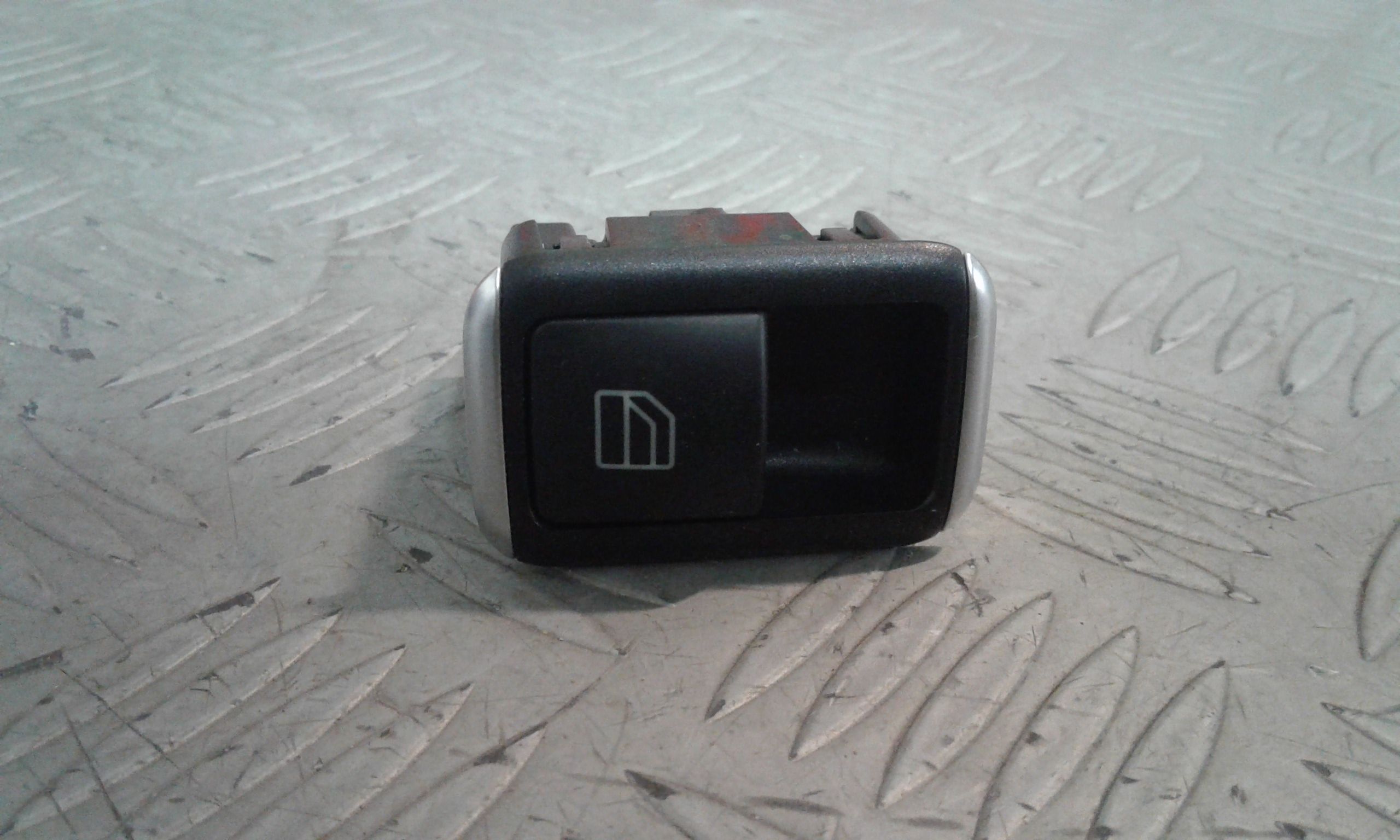 Pulsantiera Posteriore Sinistra MERCEDES GLA Serie