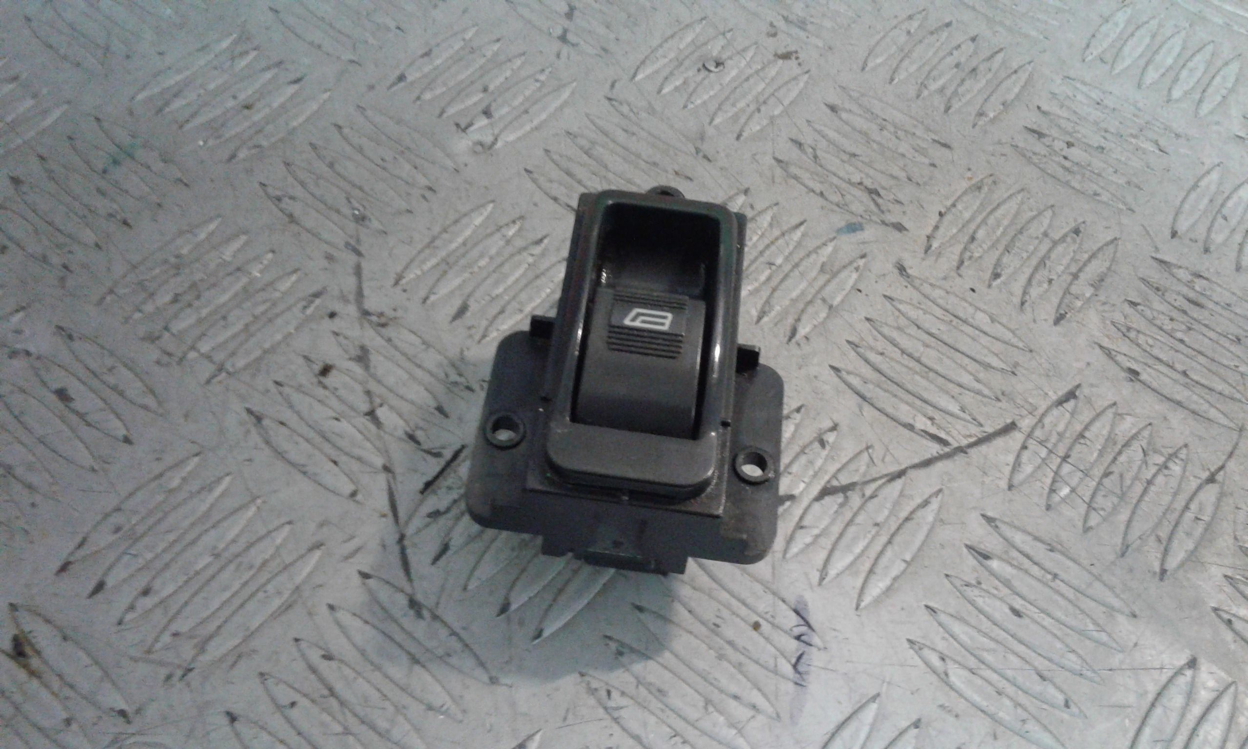 Pulsantiera Posteriore Sinistra GAC GONOW GX6 Serie