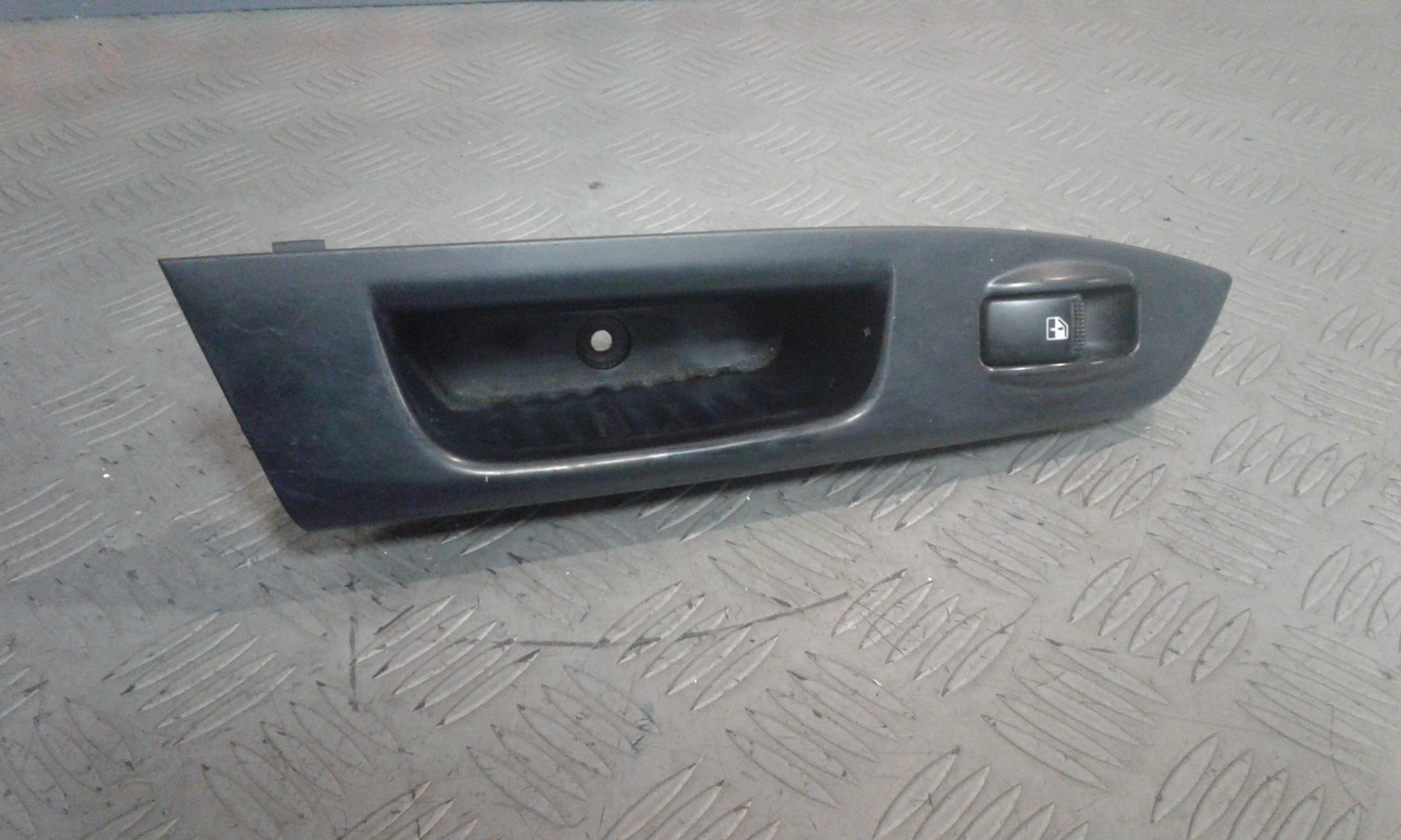 Pulsantiera Posteriore Sinistra HYUNDAI Getz 1 Serie