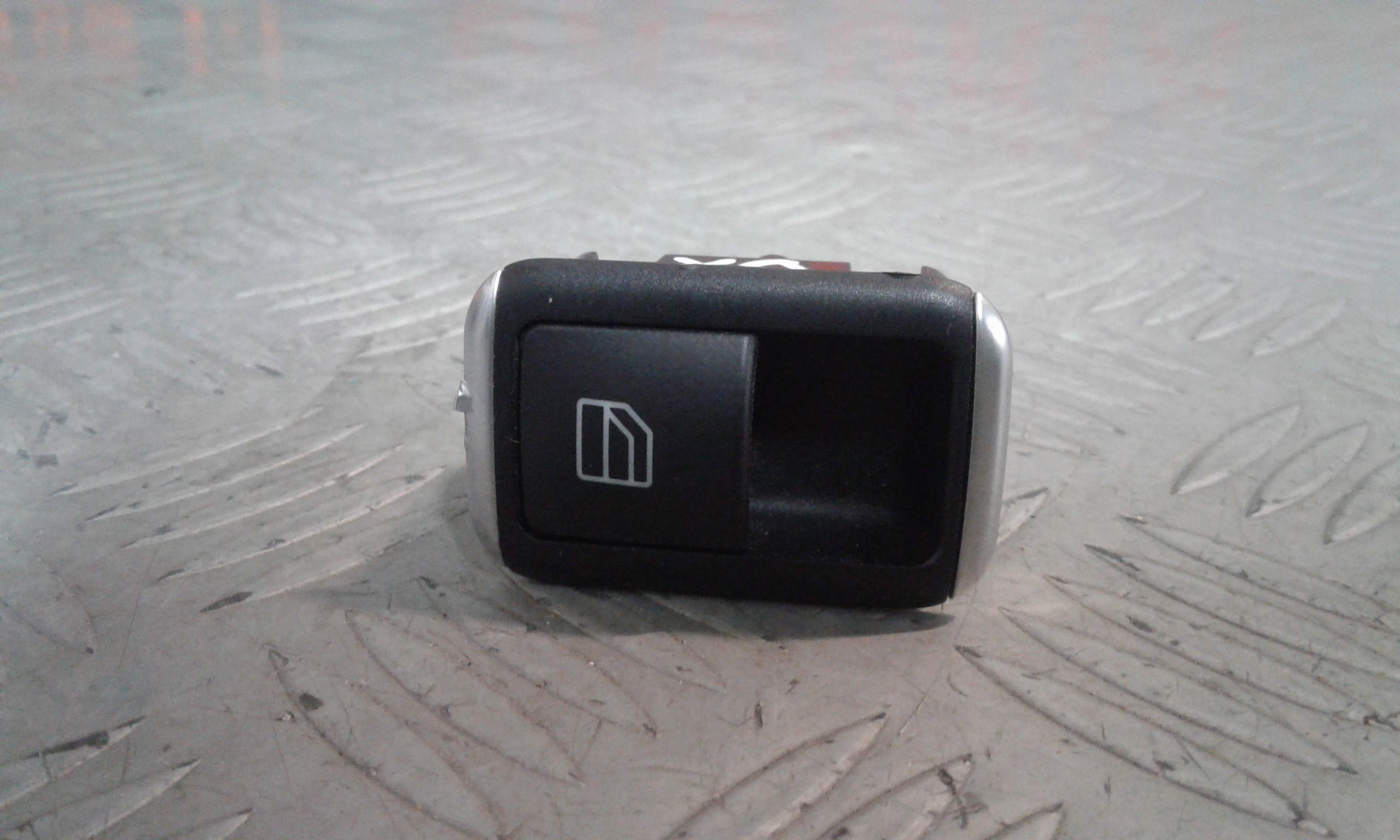 Pulsantiera Posteriore Destra MERCEDES GLA Serie