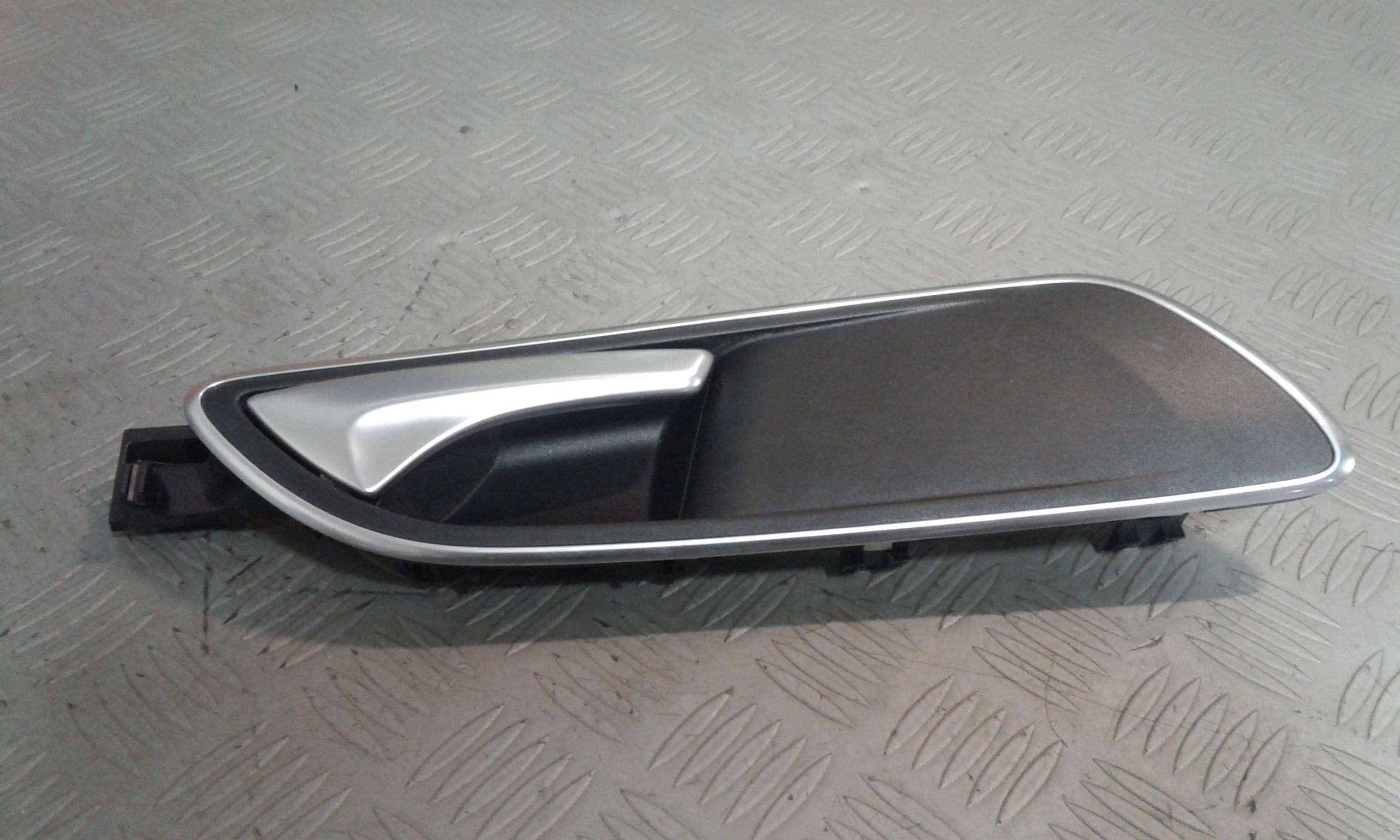 Maniglia interna Anteriore Destra MERCEDES GLA Serie