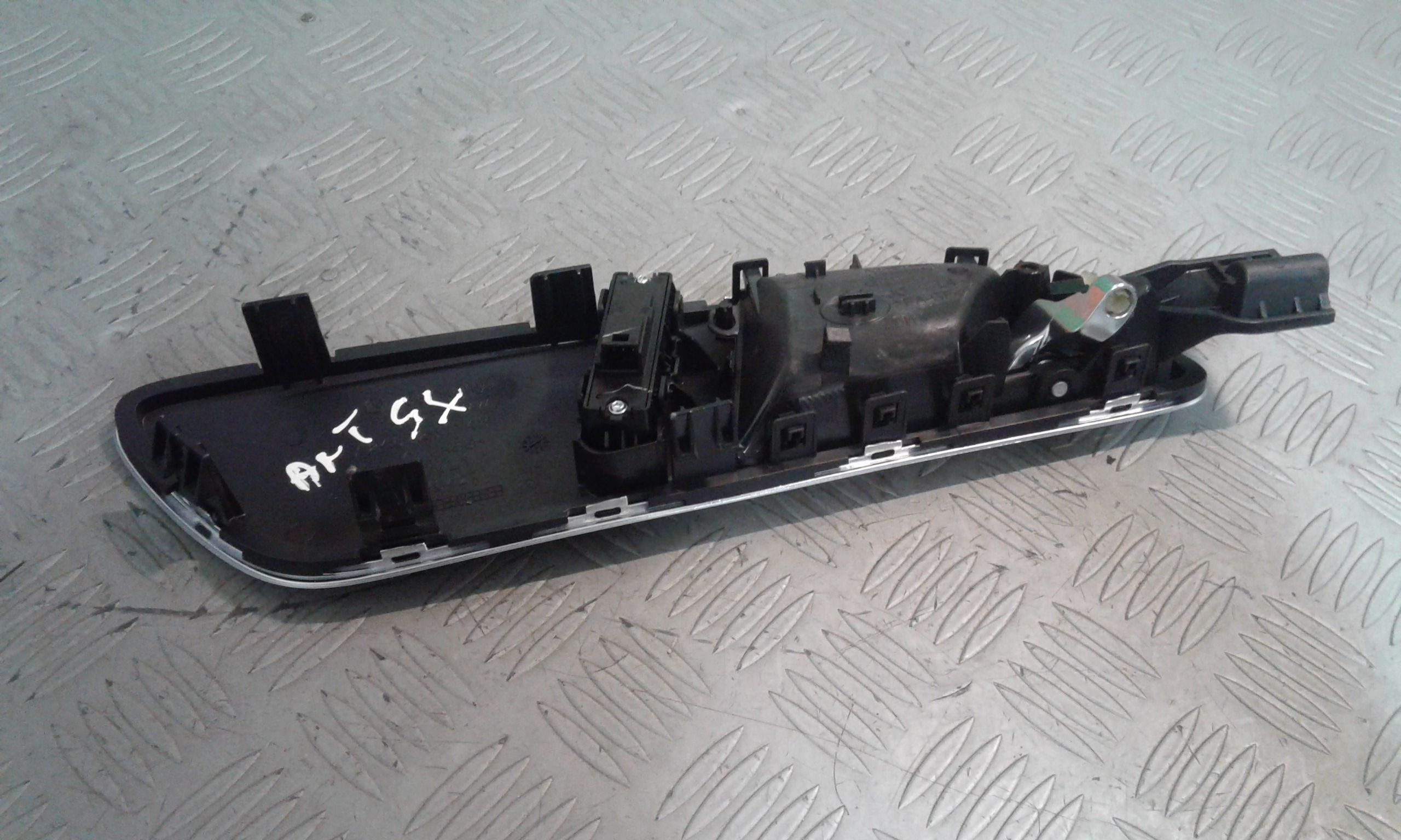 Maniglia interna anteriore Sinistra MERCEDES GLA Serie