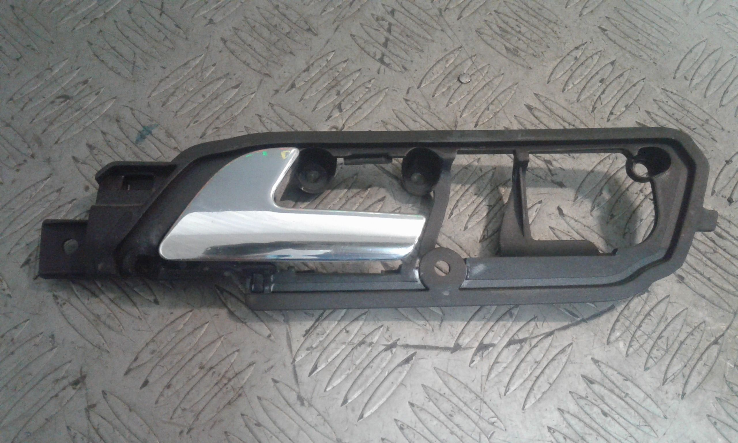 Maniglia interna anteriore Sinistra VOLKSWAGEN Polo 4 Serie