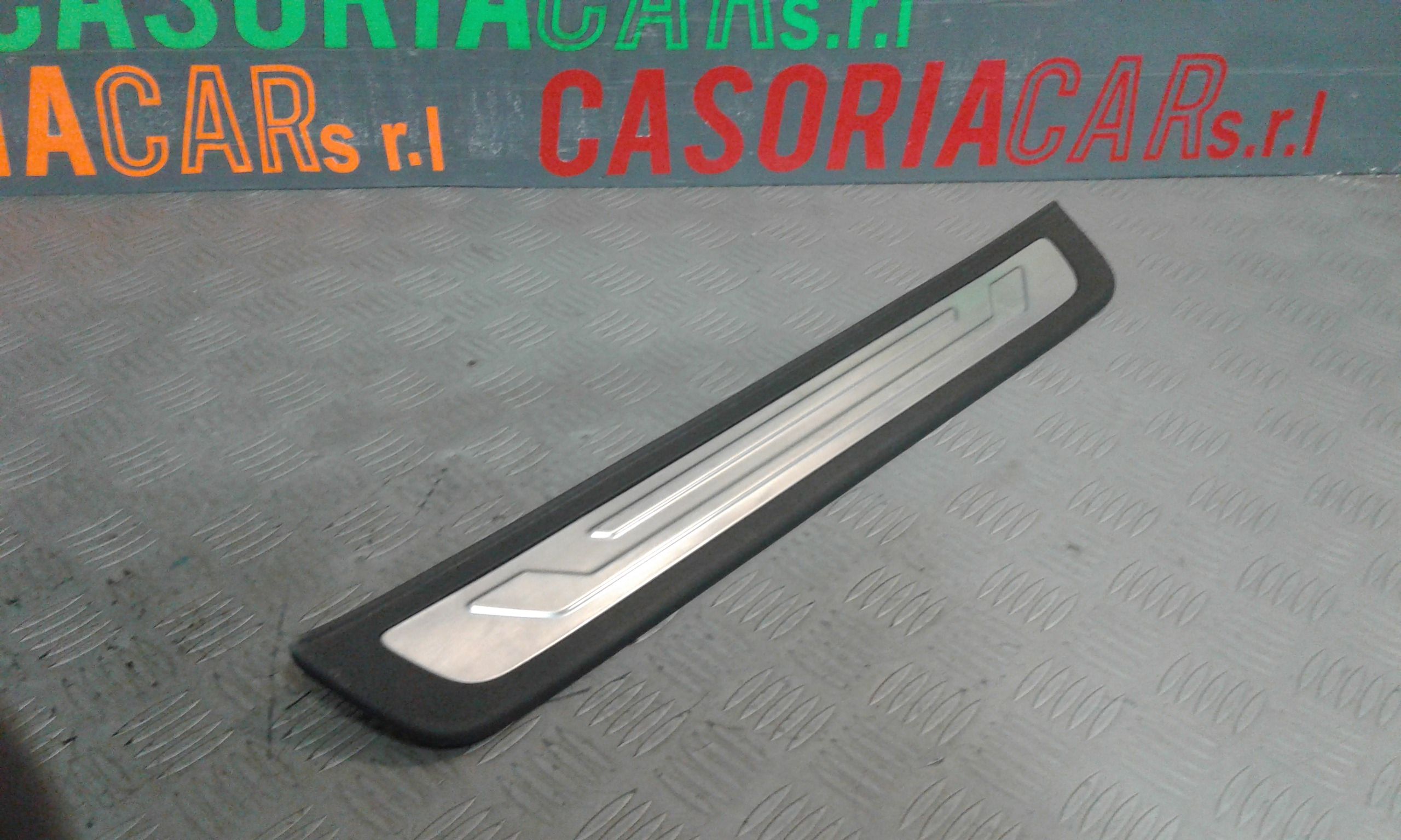 Batticalcagno Anteriore Destro KIA Sorento 3 Serie