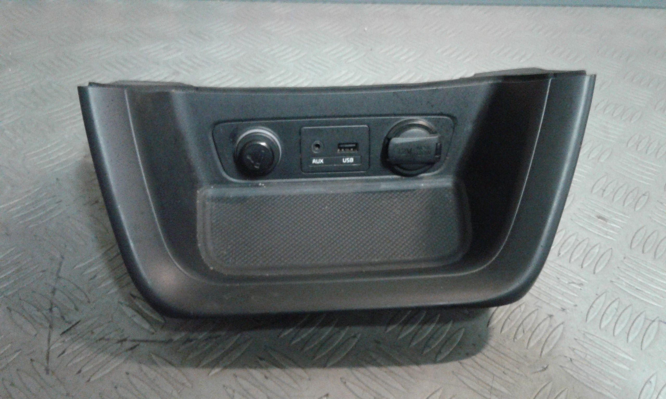 Porta USB KIA Sorento 3 Serie