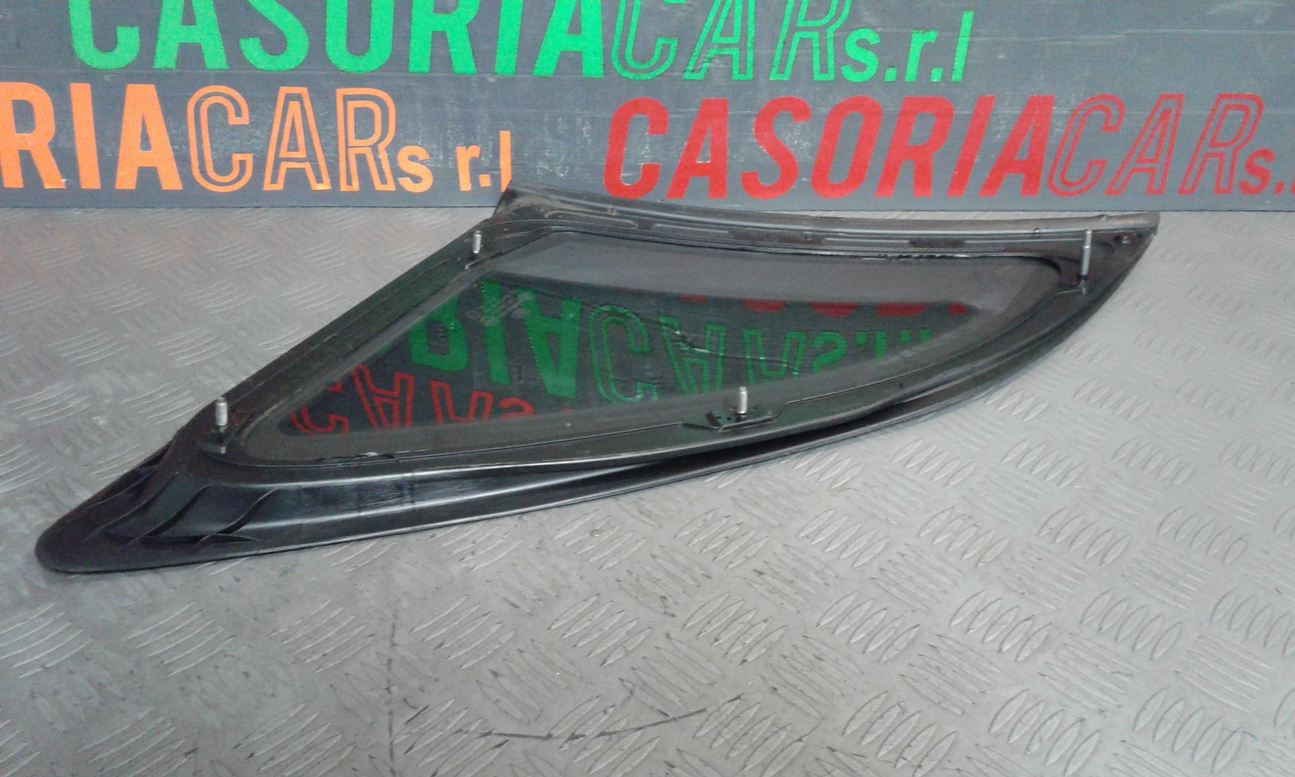 Vetro fisso posteriore DX passeggero KIA Sorento 3 Serie