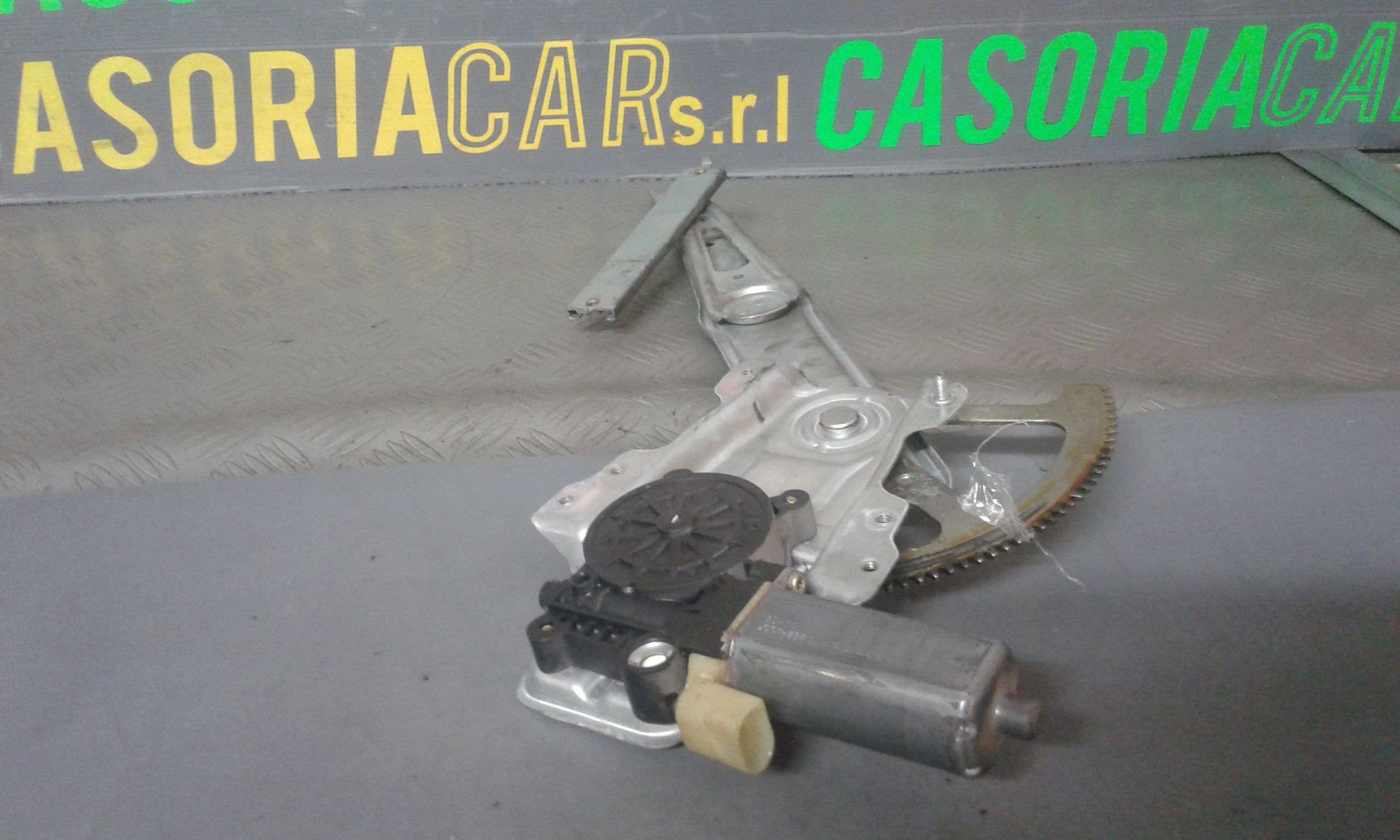 Cremagliera anteriore sinistra Guida TOYOTA Yaris 2 Serie