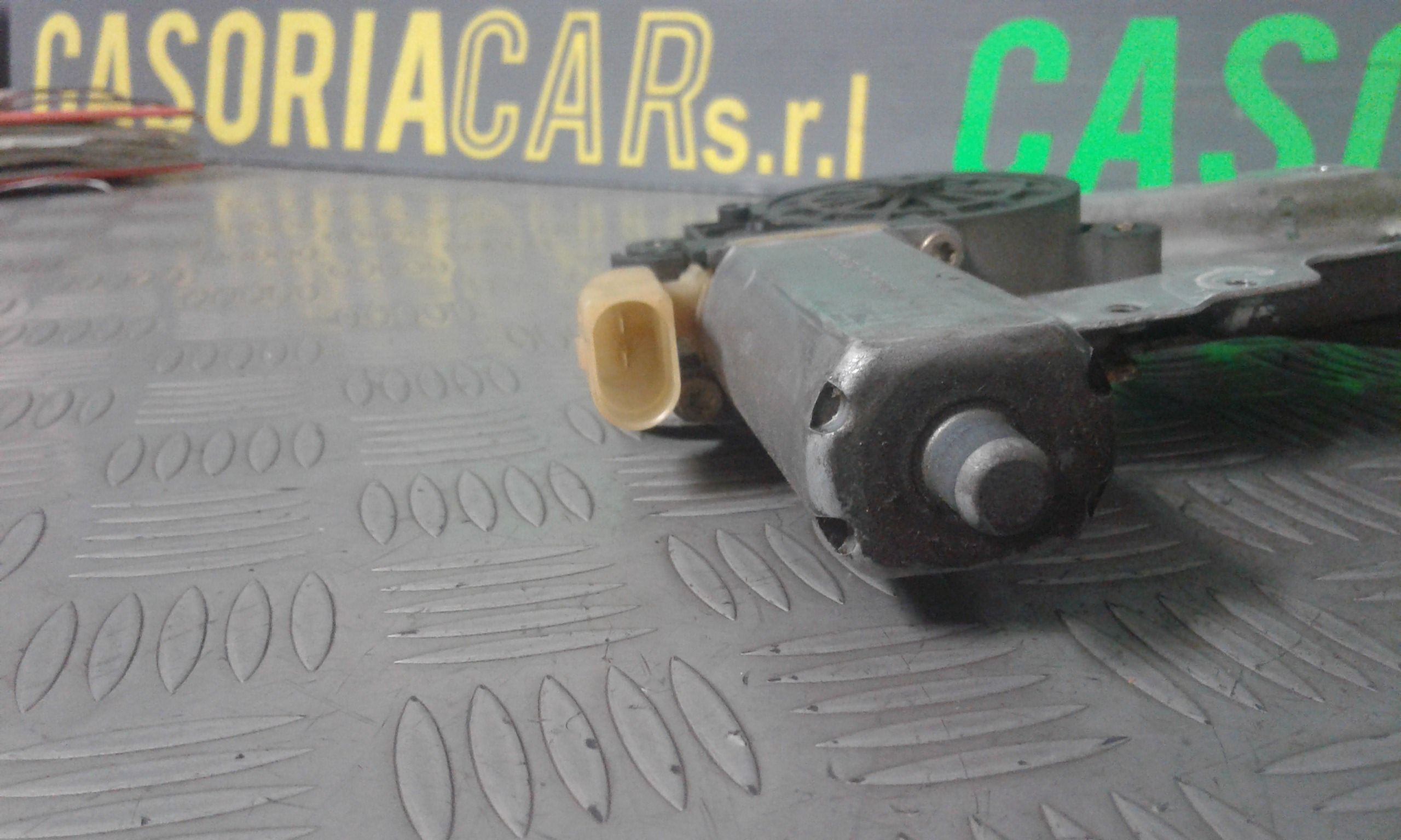 Cremagliera anteriore sinistra Guida TOYOTA Yaris 2 Serie