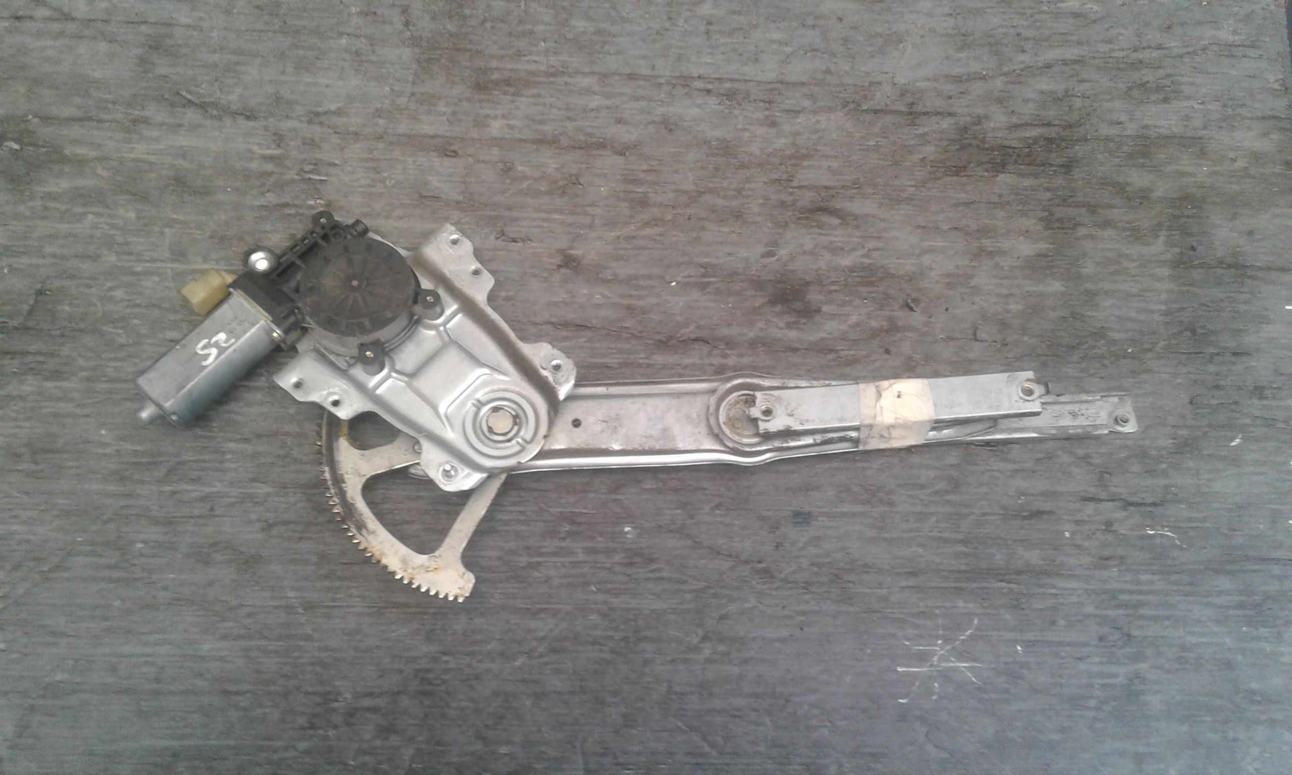 Cremagliera anteriore sinistra Guida TOYOTA Yaris 1 Serie