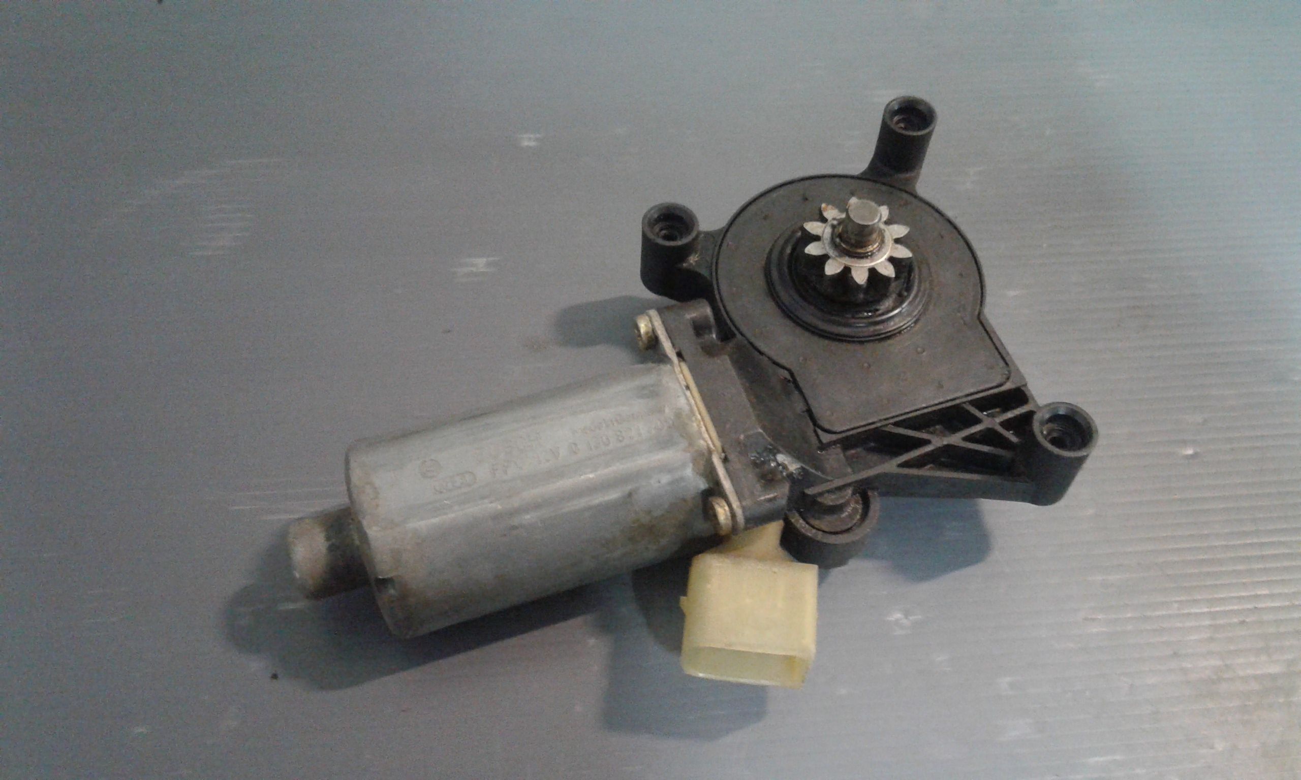 Motorino Alzavetro anteriore destra MERCEDES Classe E Berlina W210