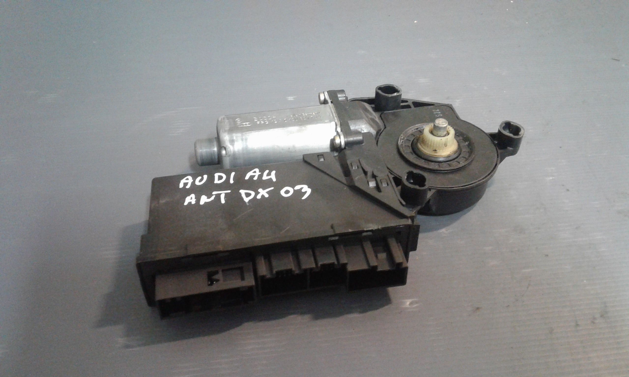 Motorino Alzavetro anteriore destra AUDI A4 Avant 2 Serie