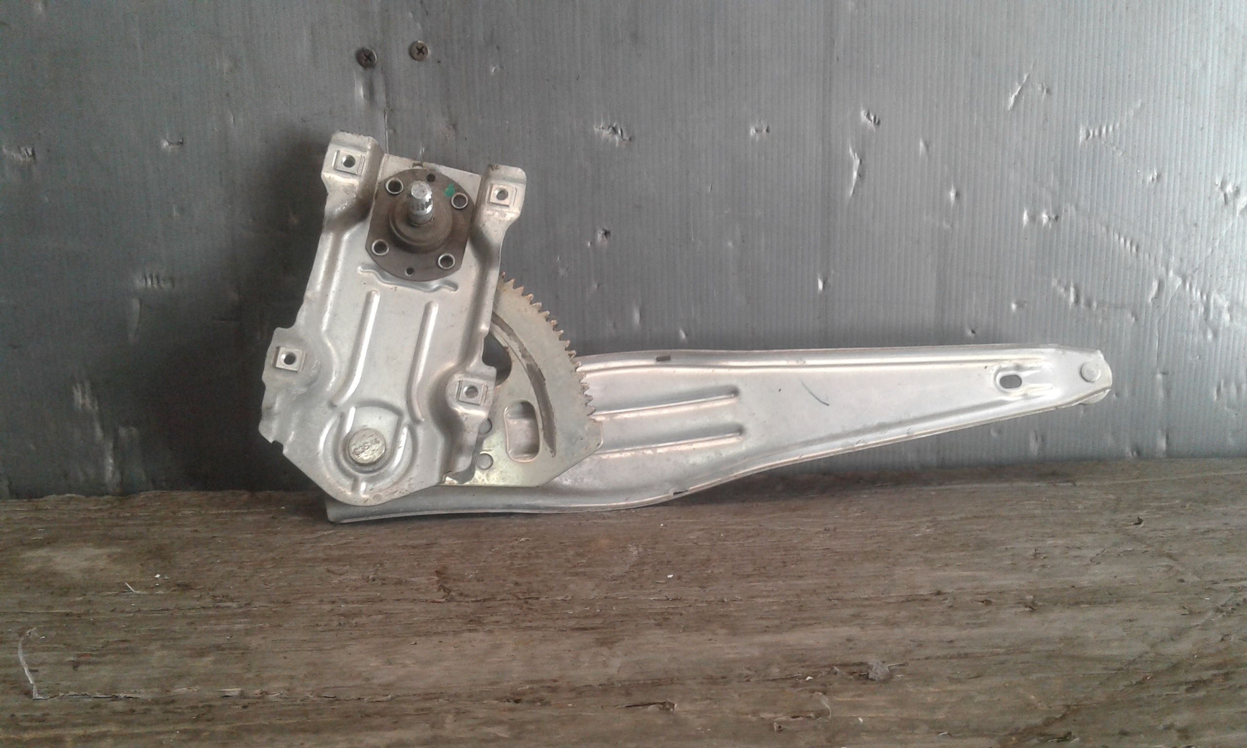 Cremagliera posteriore sinistro guida TOYOTA Yaris 2 Serie