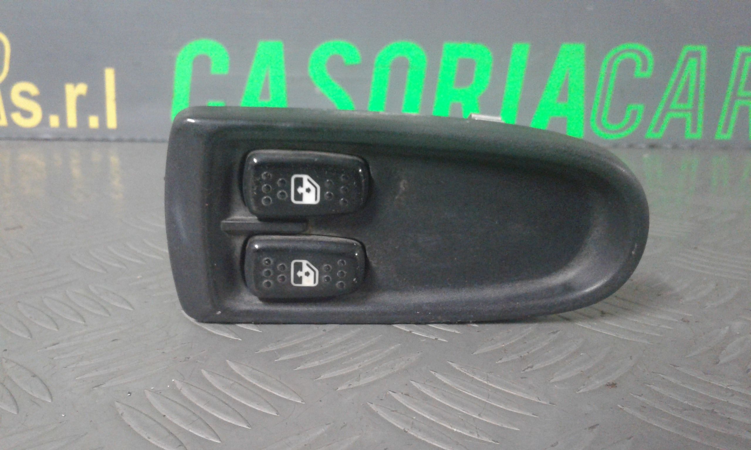 Pulsantiera Anteriore Sinistra Guida IVECO Daily 4 Serie