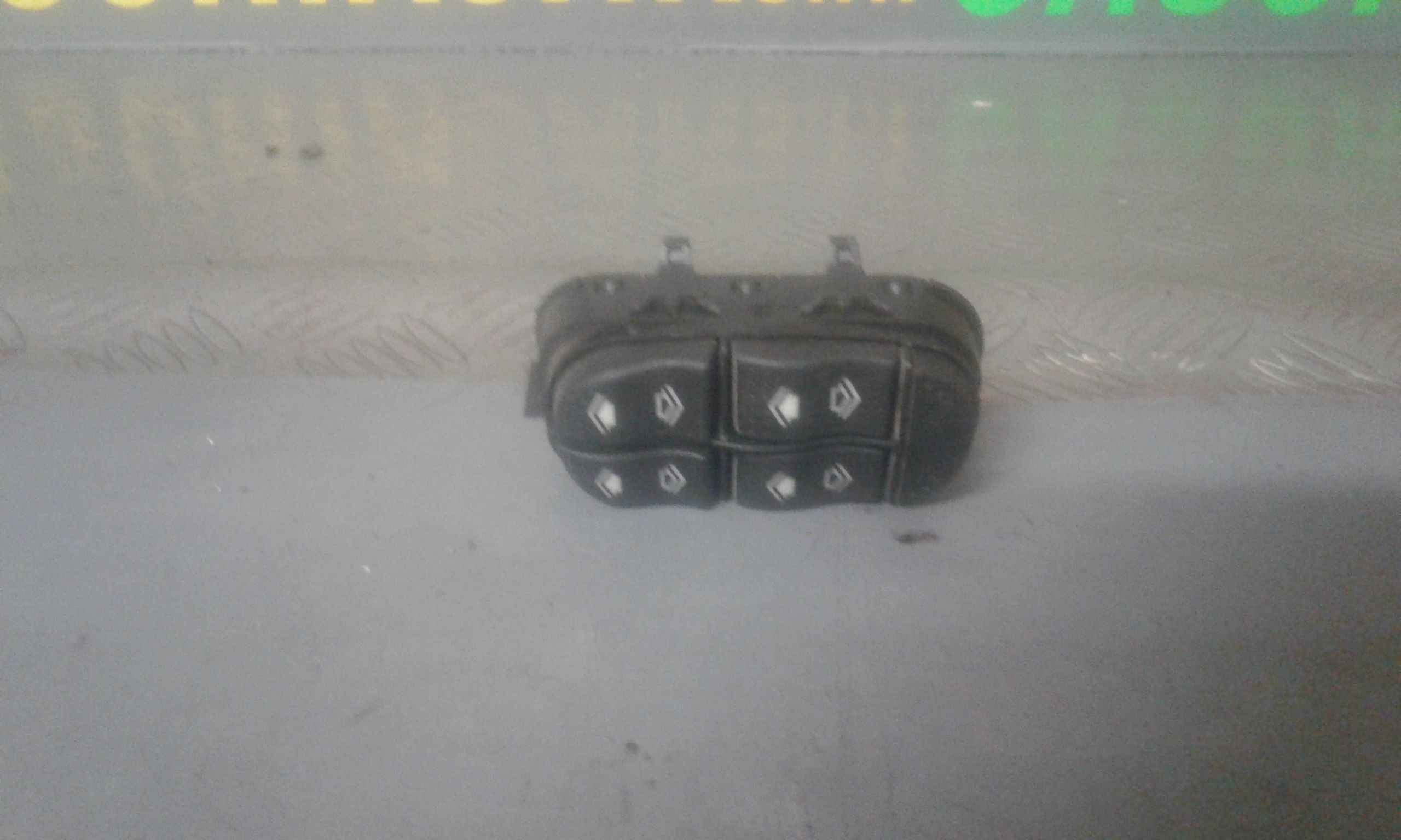 Pulsantiera Anteriore Sinistra Guida FORD Focus S. Wagon 1 Serie