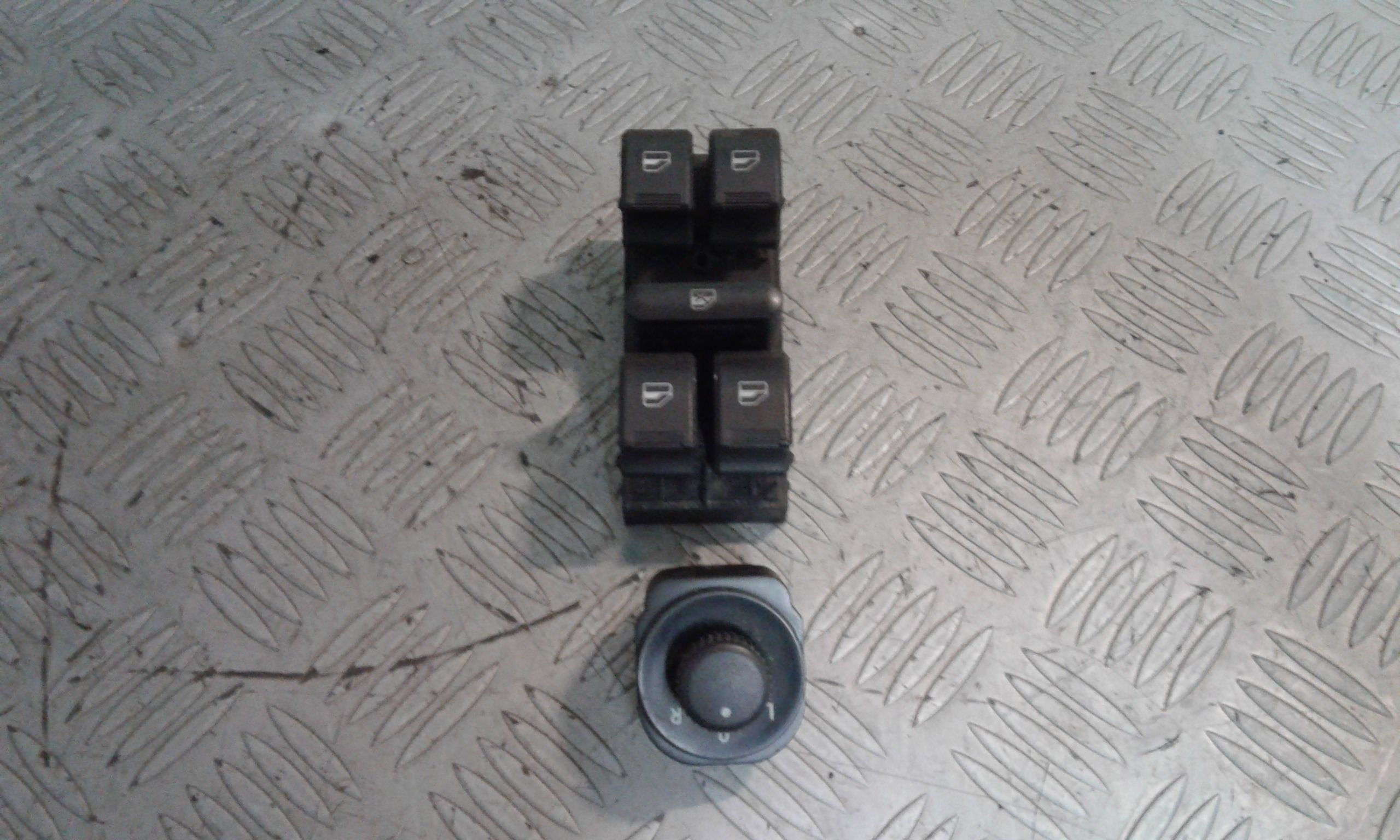 Pulsantiera Anteriore Sinistra Guida DR 1 1 Serie