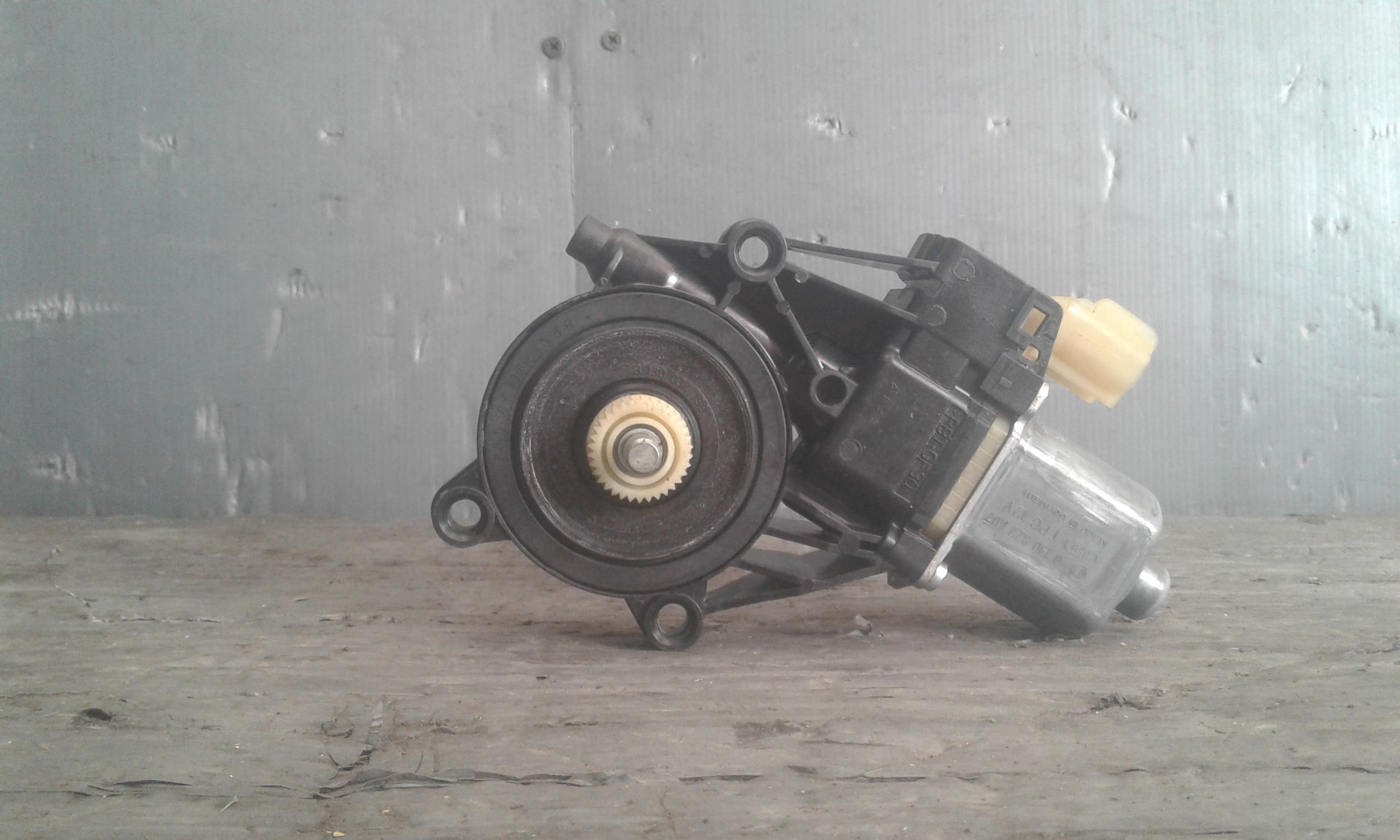 Motorino Alzavetro posteriore destra FORD Fiesta 6 Serie