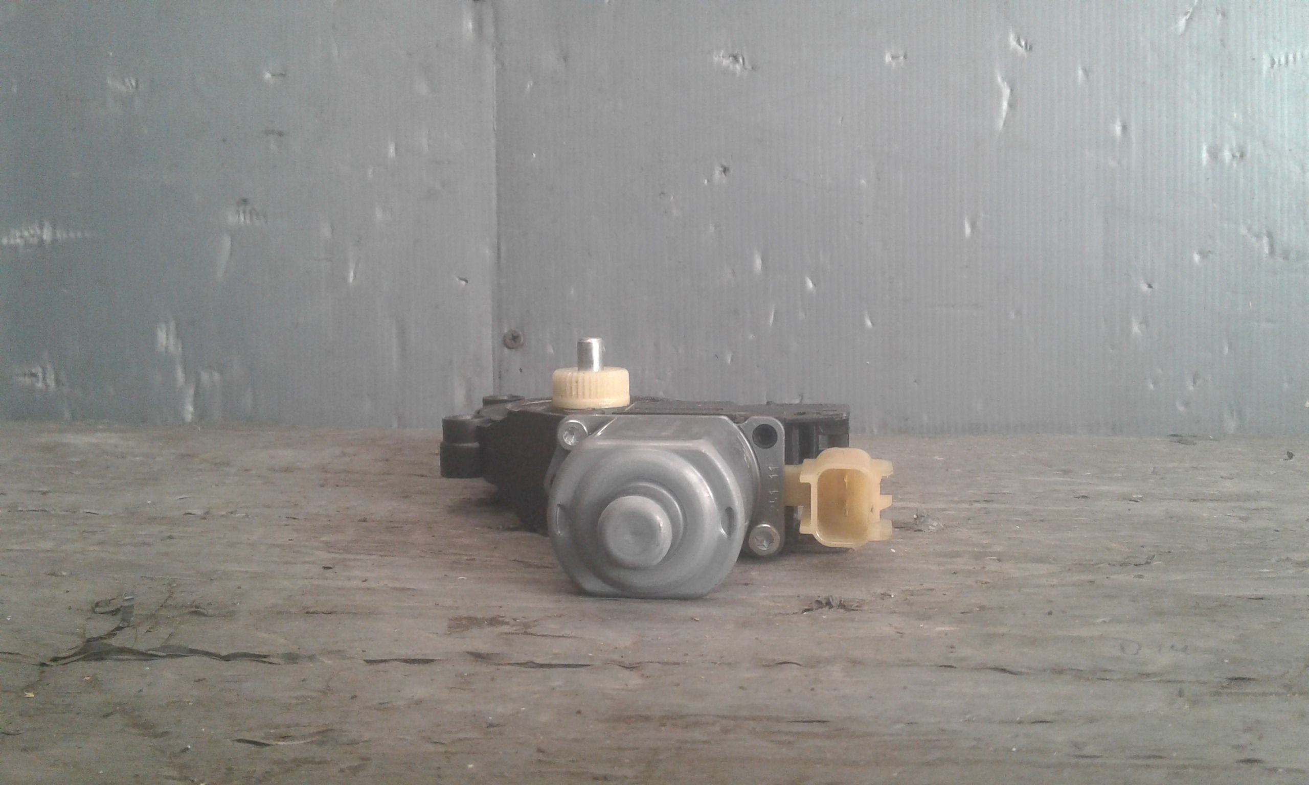 Motorino Alzavetro posteriore destra FORD Fiesta 6 Serie