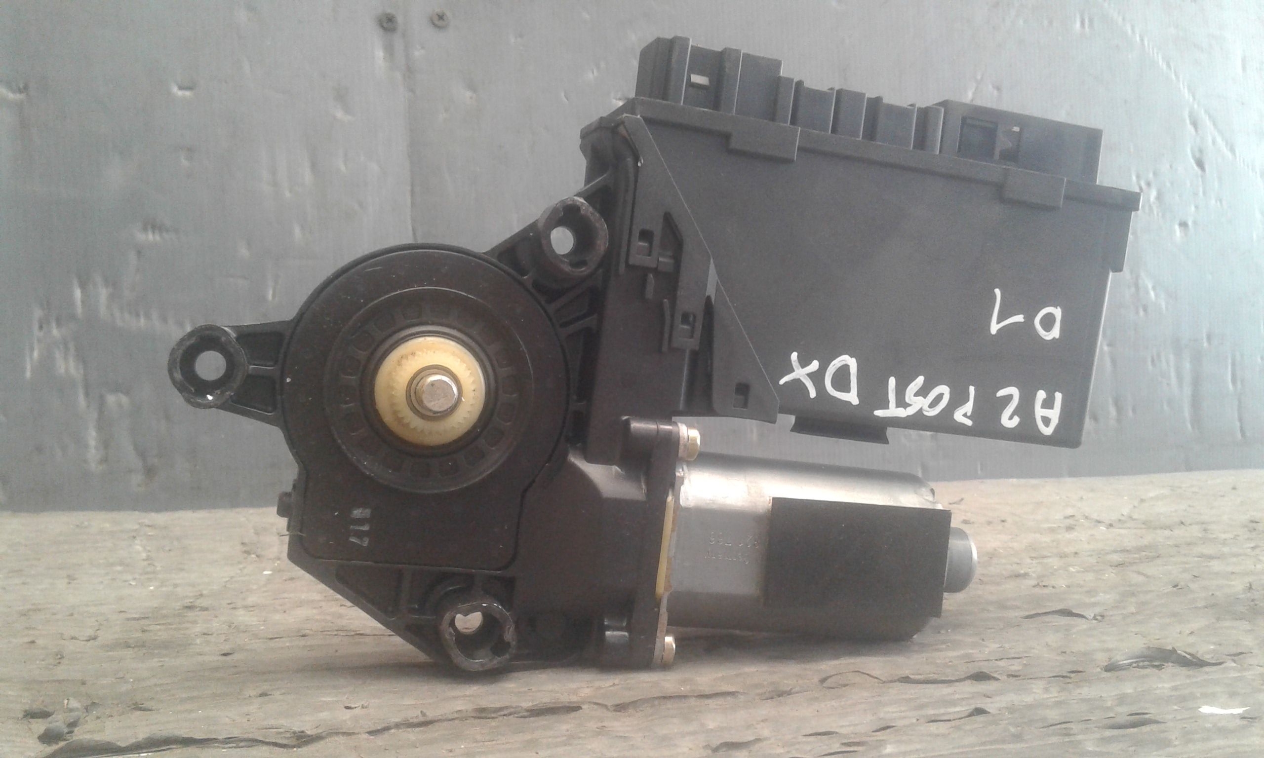 Motorino Alzavetro posteriore destra AUDI A2 1 Serie