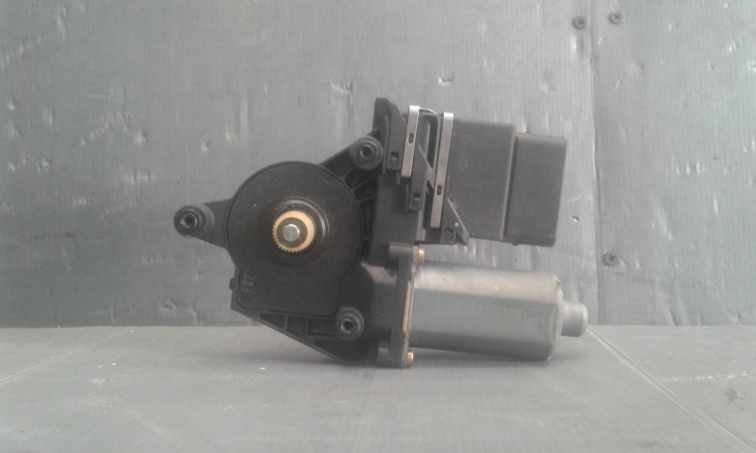 Motorino Alzavetro posteriore destra SKODA Octavia Berlina 2 Serie