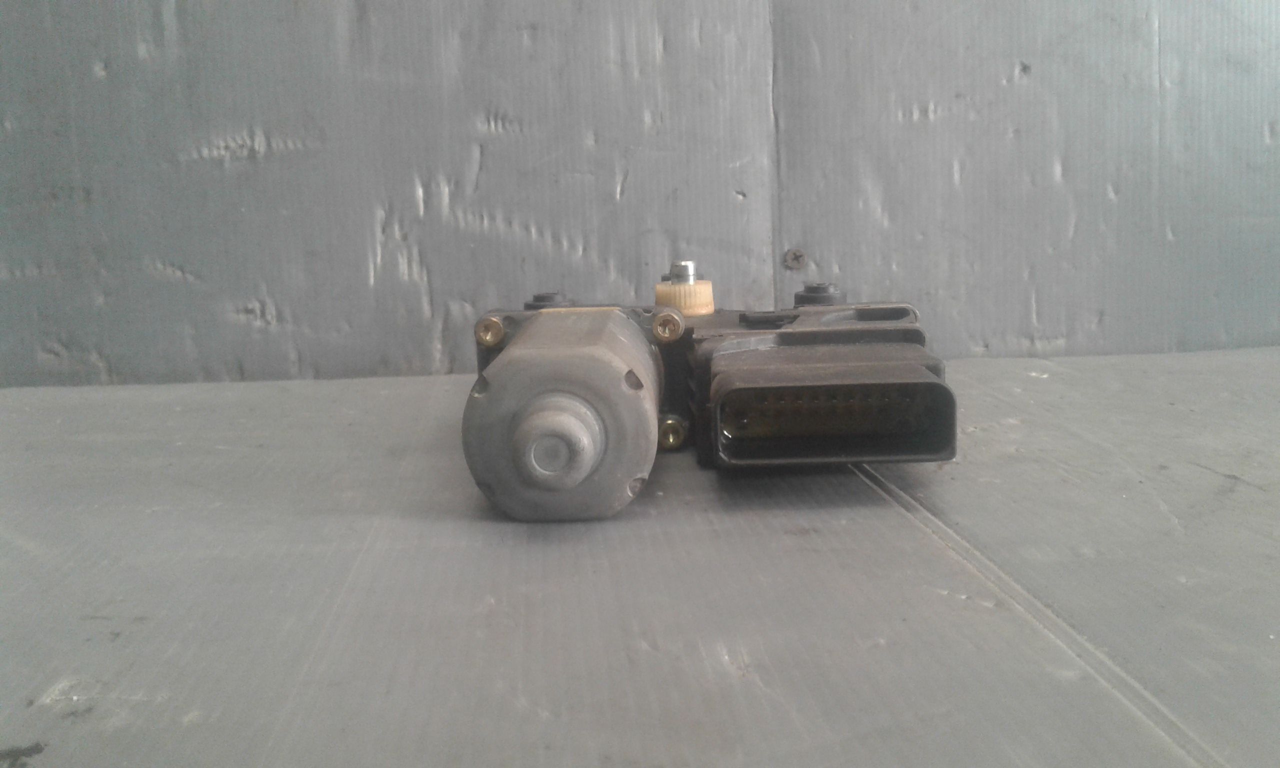 Motorino Alzavetro posteriore destra SKODA Octavia Berlina 2 Serie