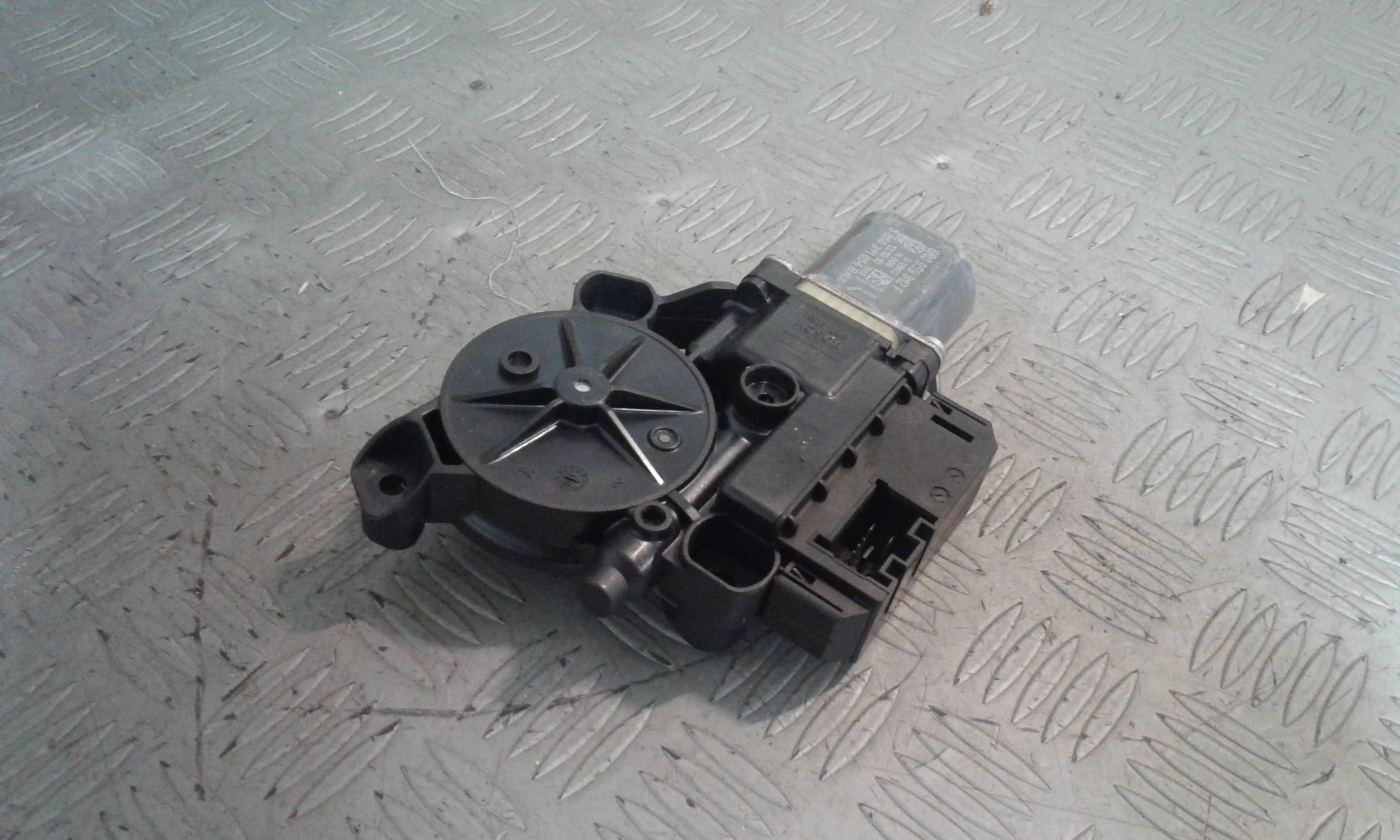 Motorino Alzavetro posteriore destra VOLKSWAGEN Polo 5 Serie