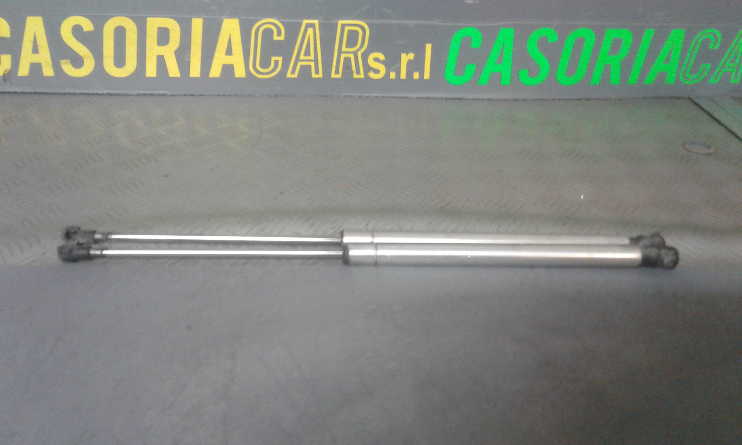 Pistoncini cofano Post. VOLKSWAGEN Polo 4 Serie