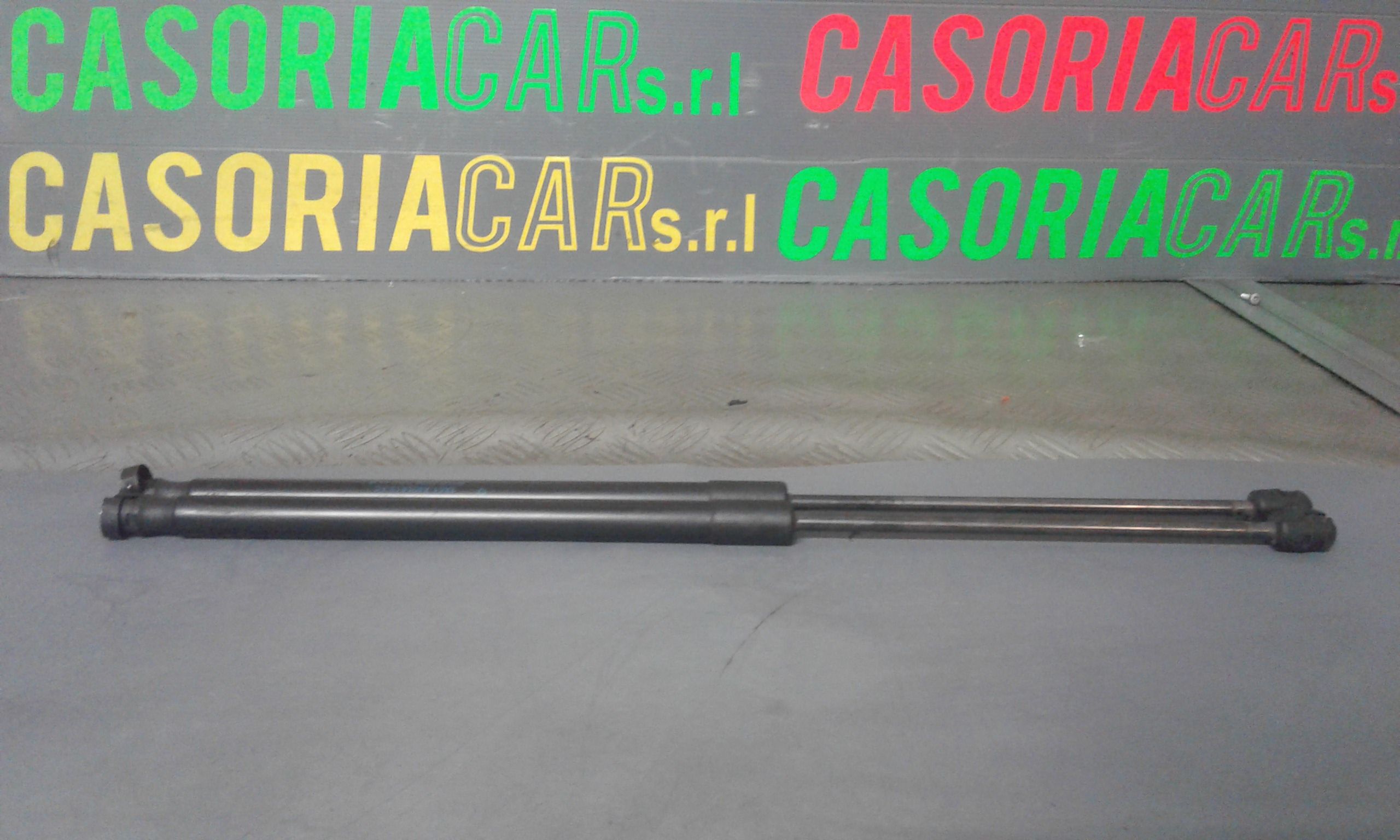 Pistoncini cofano Post. FORD Fiesta 6 Serie